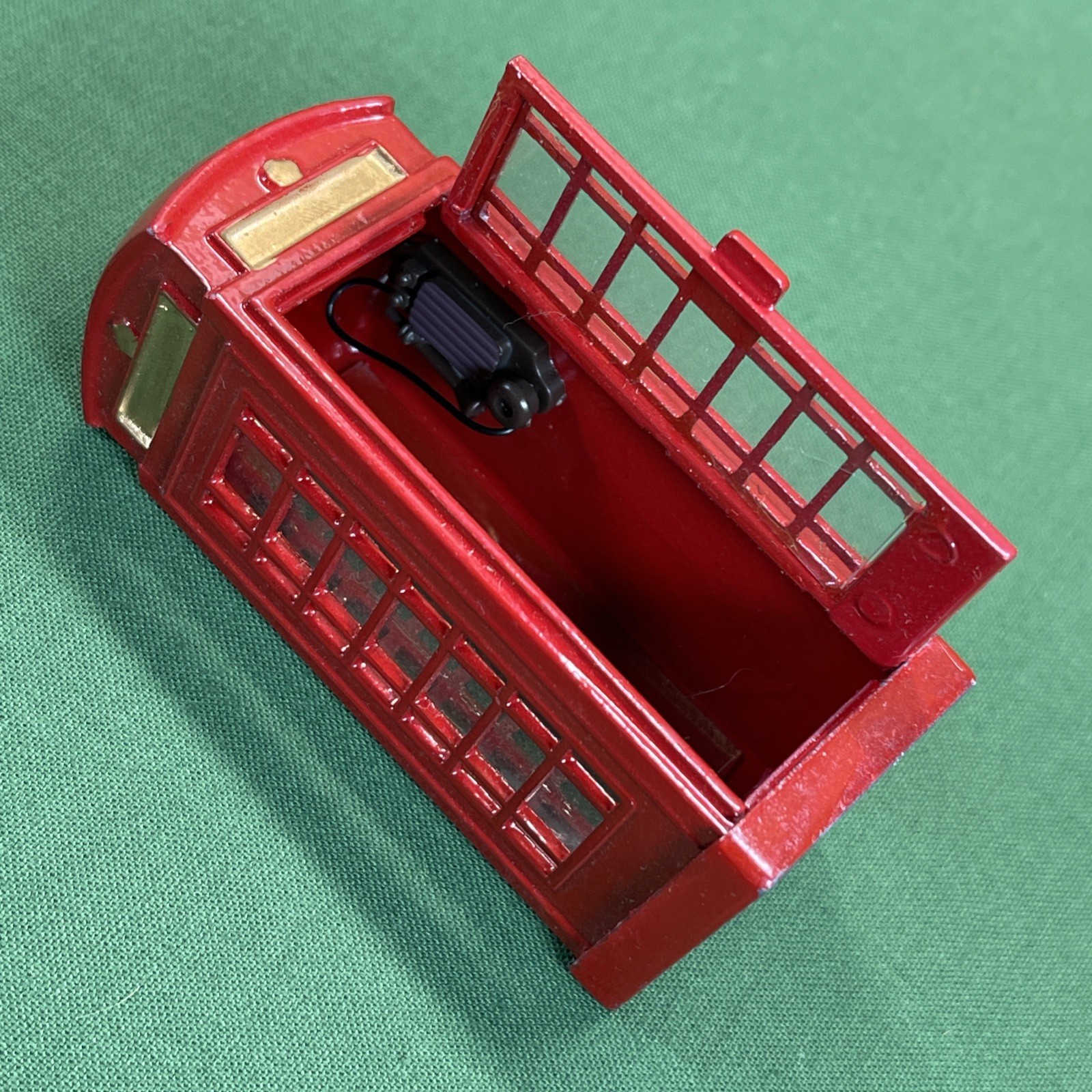 Lemax 44176 3″ Tall Red British Style Telephone Booth Accessory