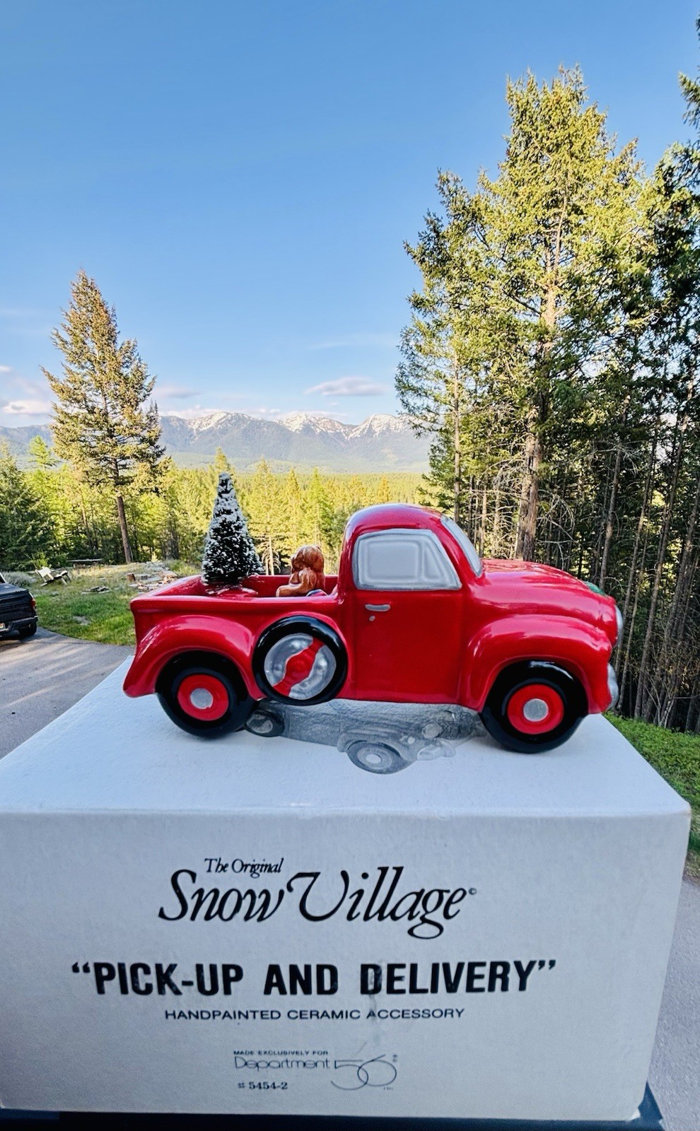 Dept 56 Snow Village Pick-up and Delivery Red Pickup Truck Christmas Tree 5454-2