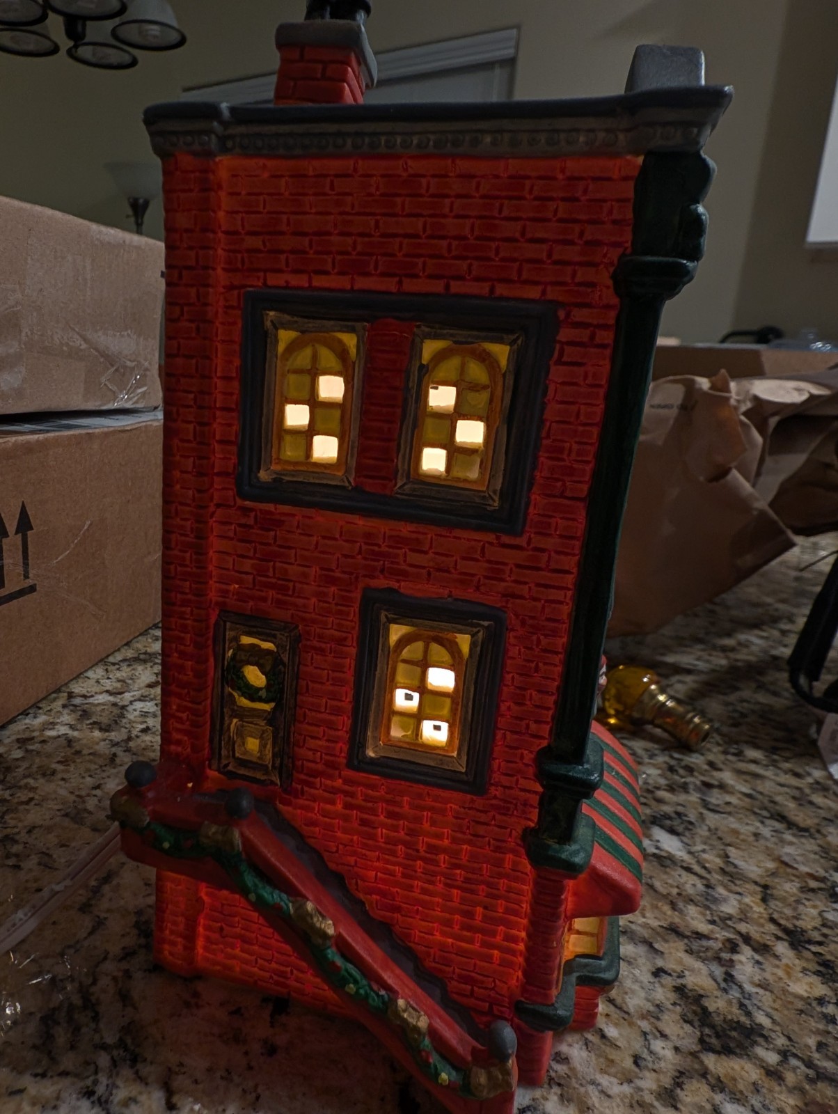 Dickens Keepsake Porcelain Lighted House Santa’s Christmas Shoppe
