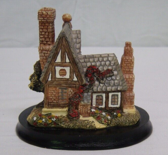 Vtg Miniature Tudor Style House Cottage Figurine 4 1/4″L x 3 1/2″w x 4″ t