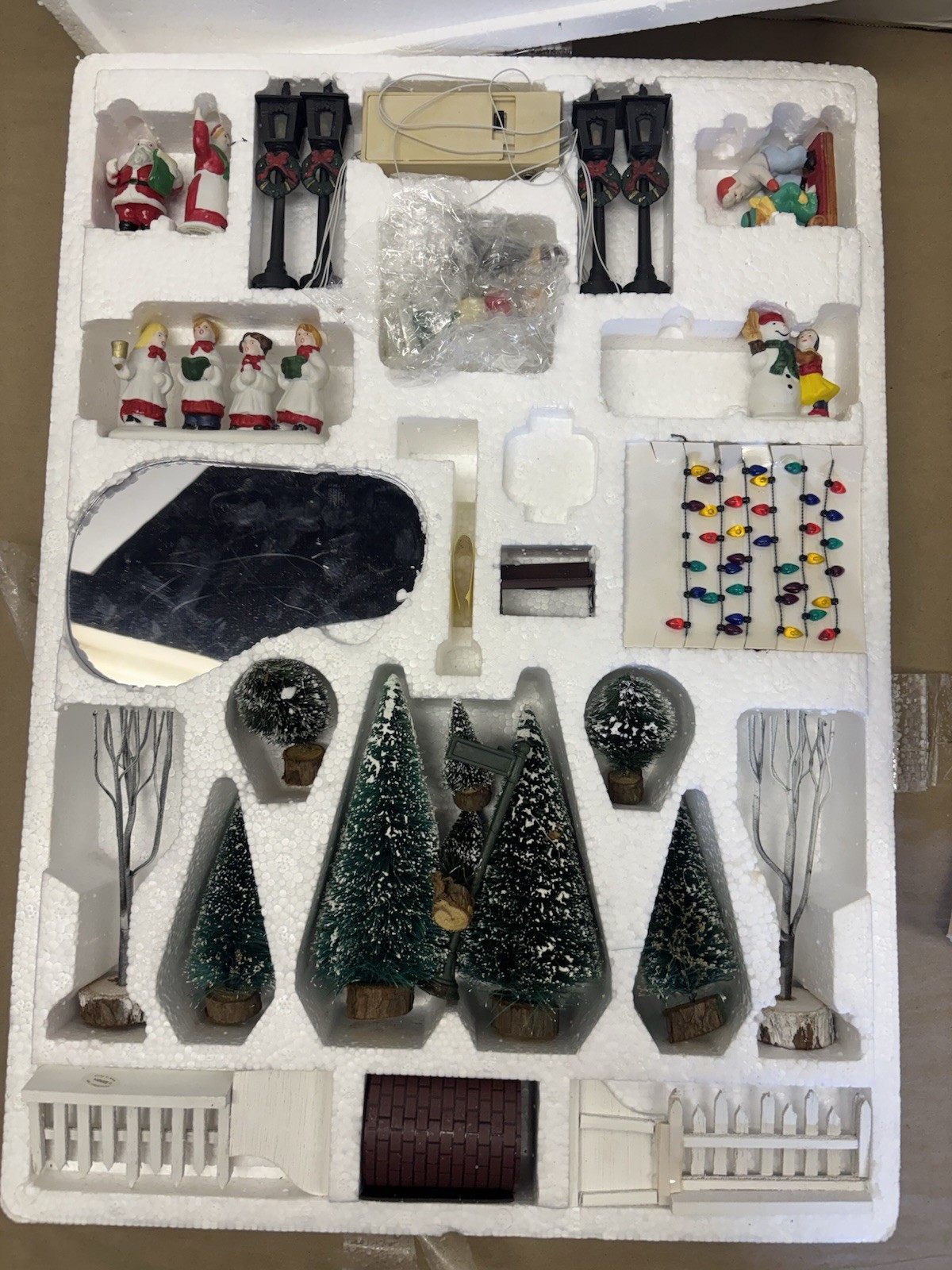 Lemax Christmas Village Figurines Accessories Decor Lot of 29 Pieces EUC