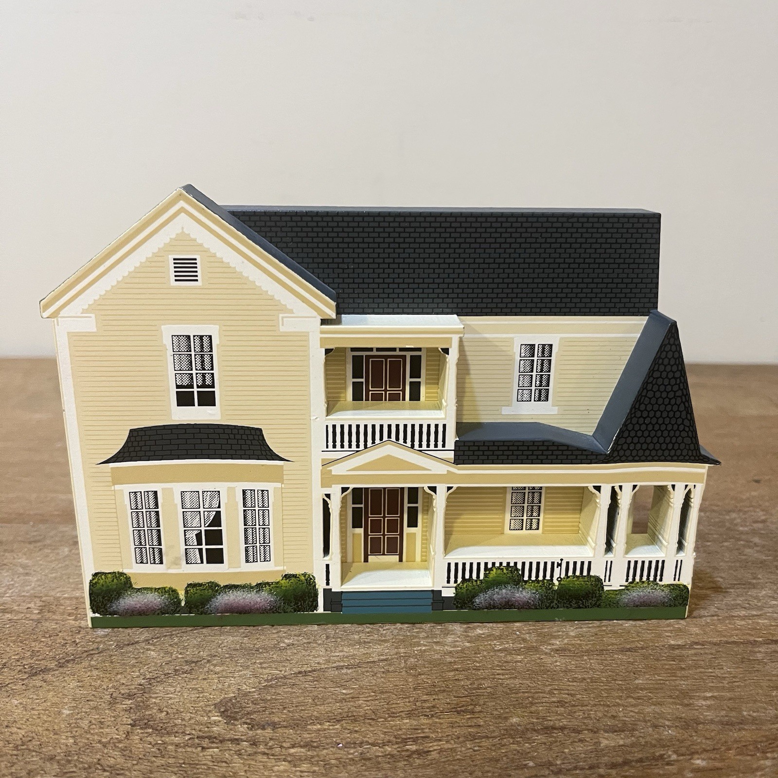 VTG Shelia’s Cinnamon Hill Lexington SC 1996 Wood House Shelf Sitter Victorian