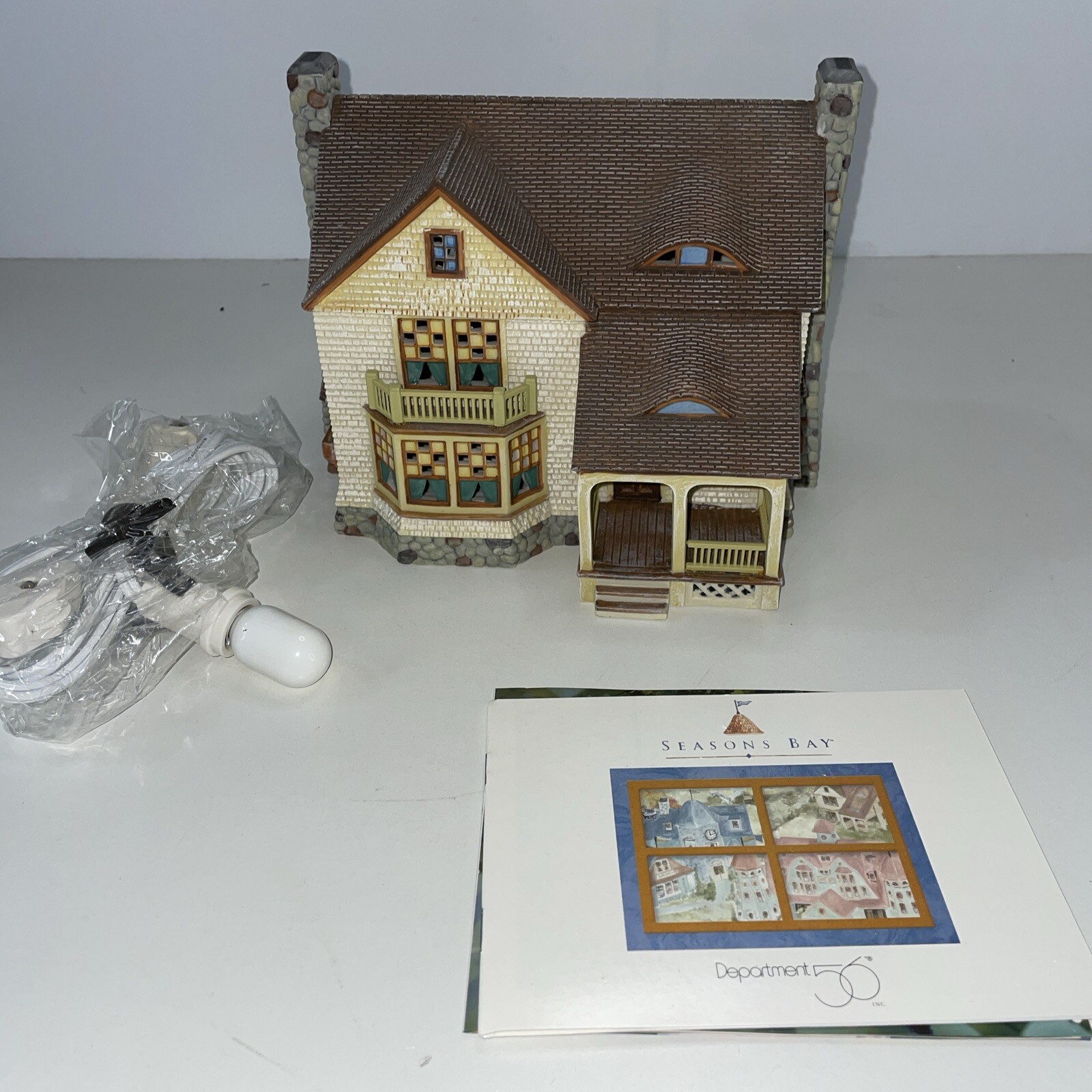 Dept 56 Seasons Bay 1st Edition Inglenook Cottage #5 Lighted Porcelain House