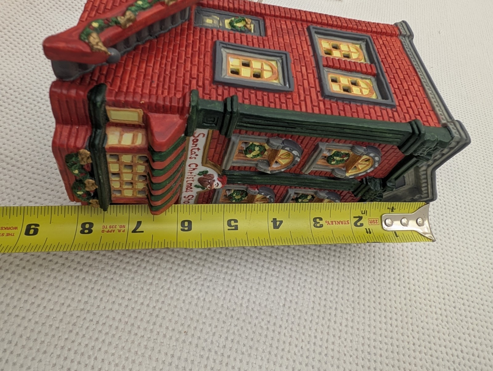 Dickens Keepsake Porcelain Lighted House Santa’s Christmas Shoppe