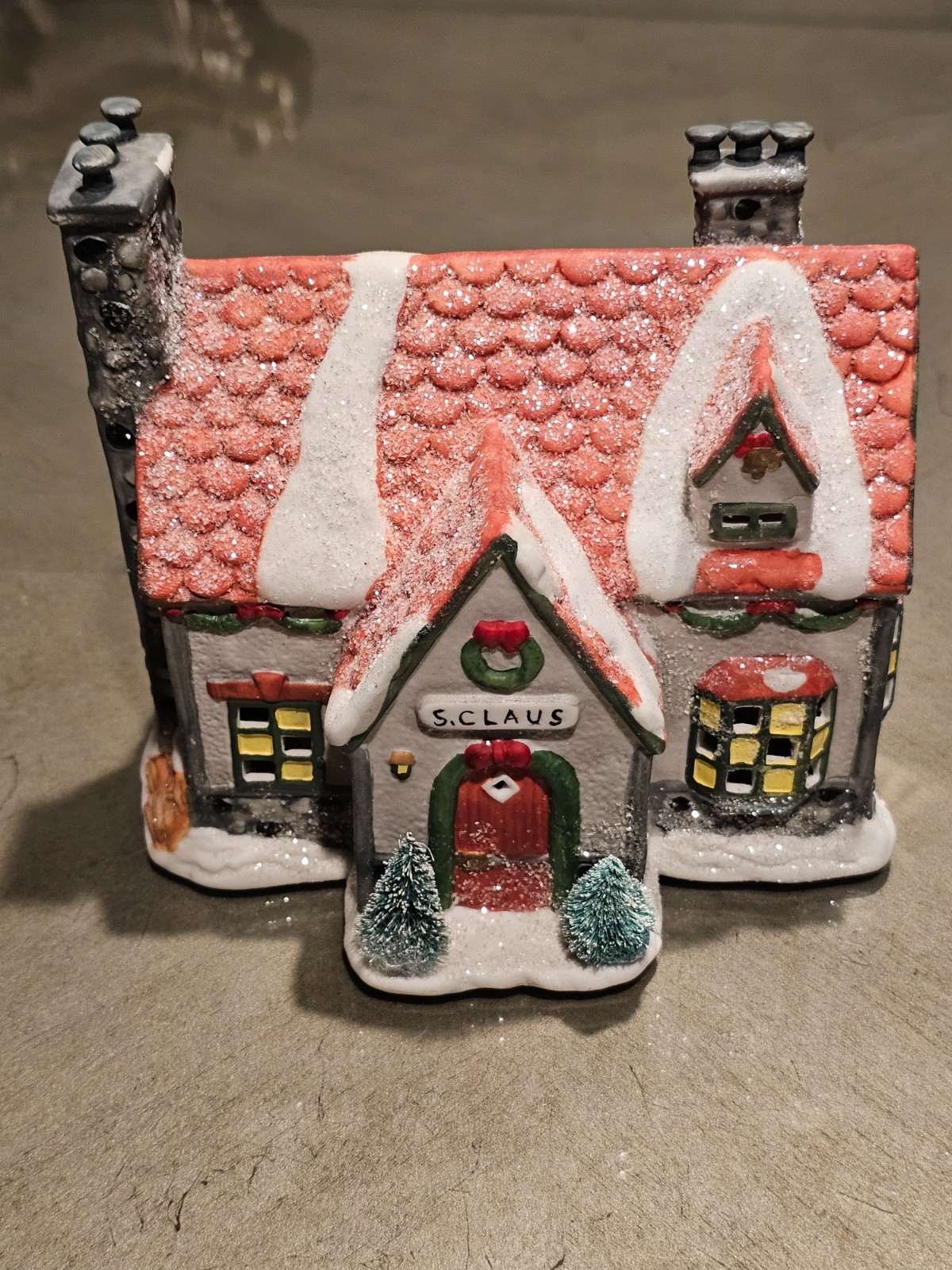 Kringle Town Santa’s House Limited Edition 1993 Prettique House Only