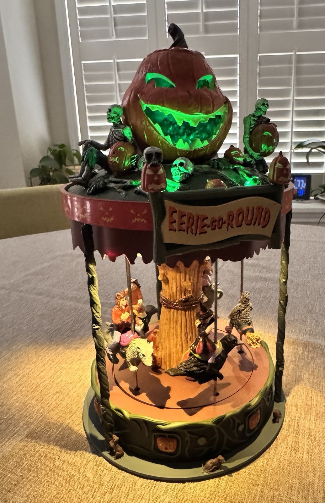 Lemax Spooky Town Eerie-Go-Round #84331 Animated Carnival Ride Retired