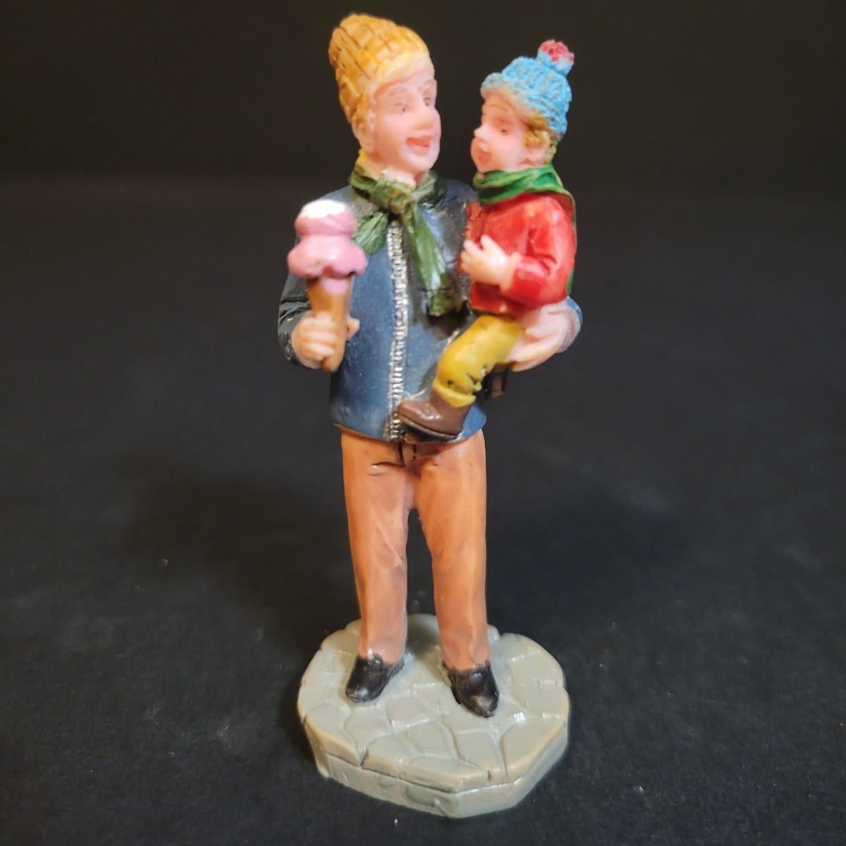 Lemax Christmas Village Town Sharing Ice cream 62318 Father Son Carnival Circus