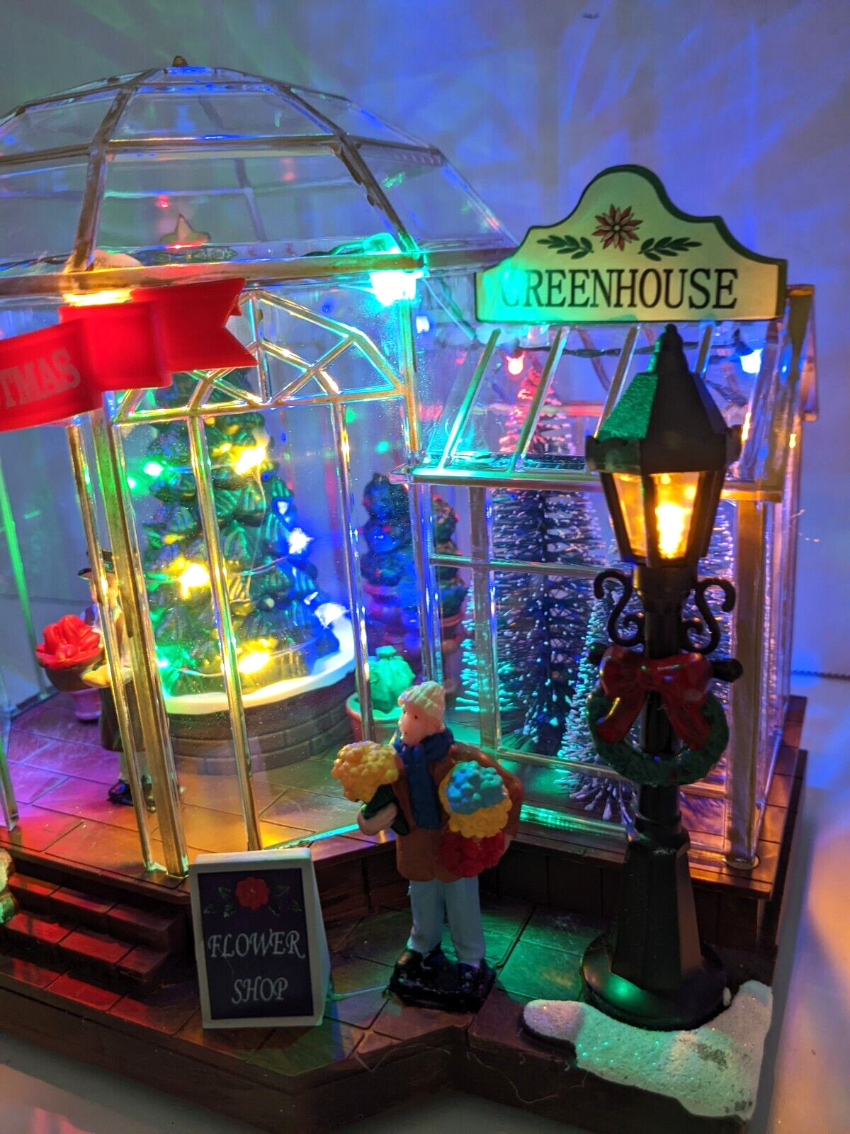 New 2024 Christmas GREENHOUSE by Holiday Time Lights Up & Plays 8 Carols VIDEO
