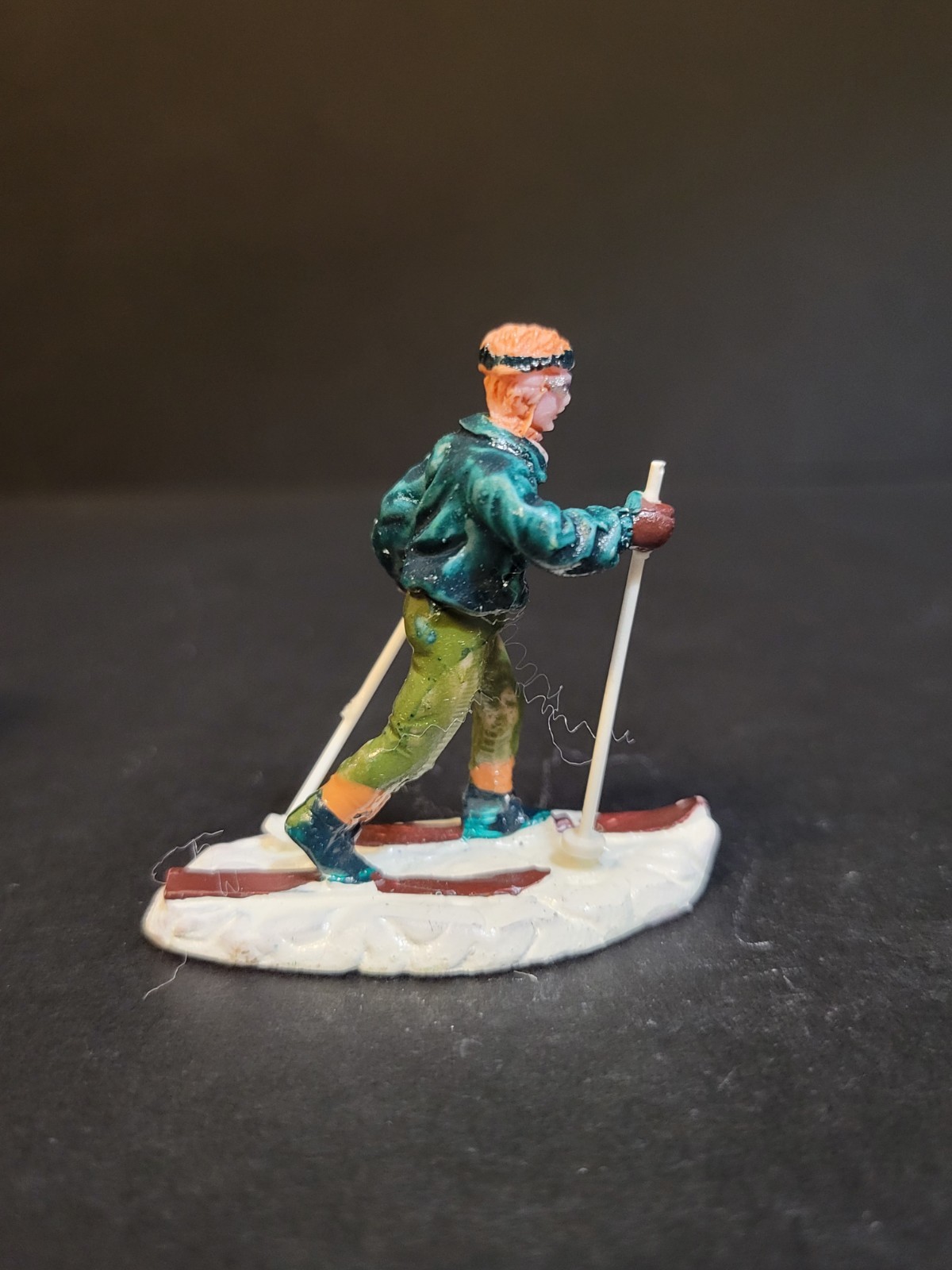 Lemax Christmas Village Town Cross Country Skiing 62170 Snow Skiing Ski Skier