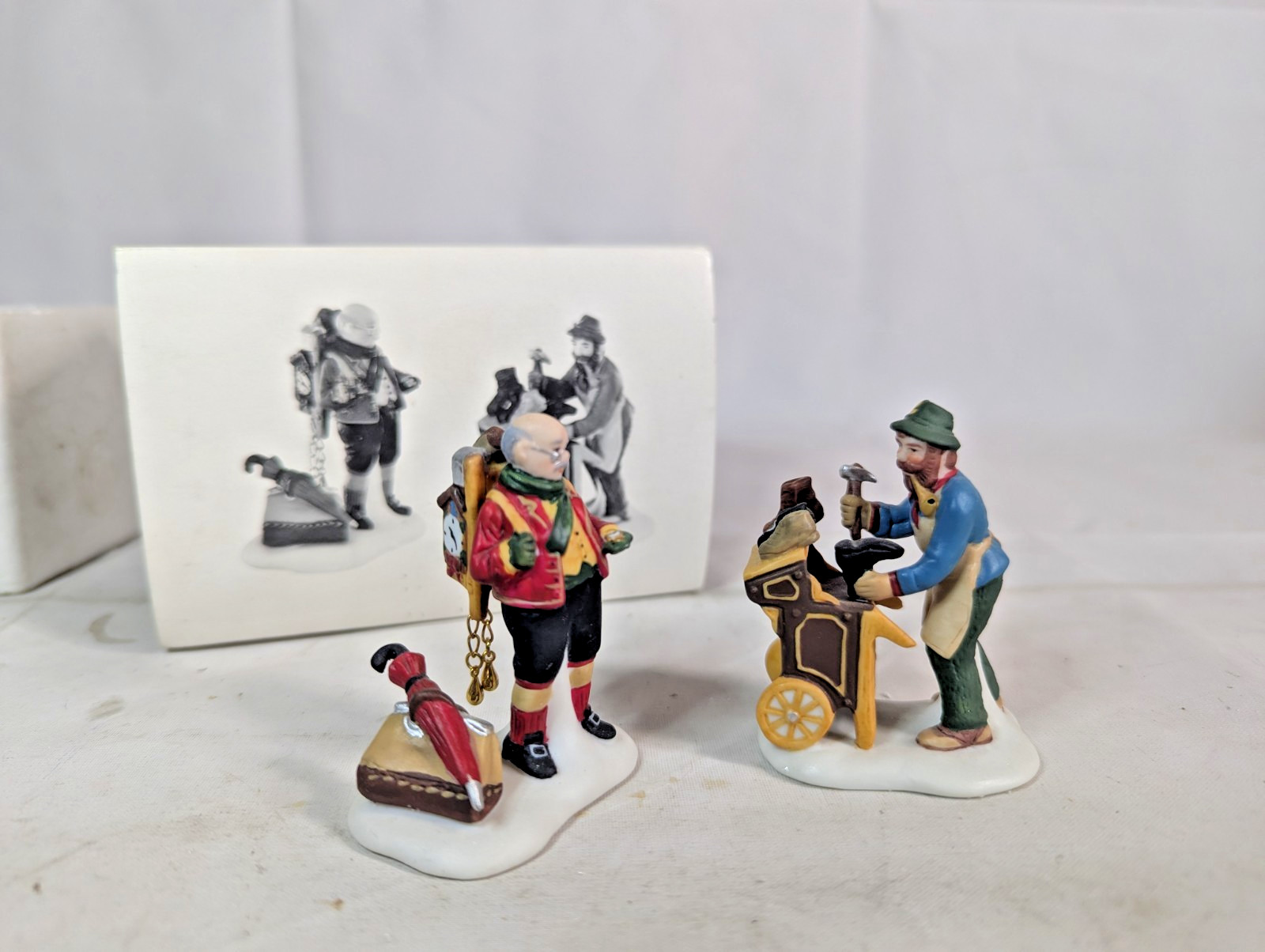 Dept 56 Heritage Village Cobbler & Clock Peddler Figures # 5839-4 W/ Box B12