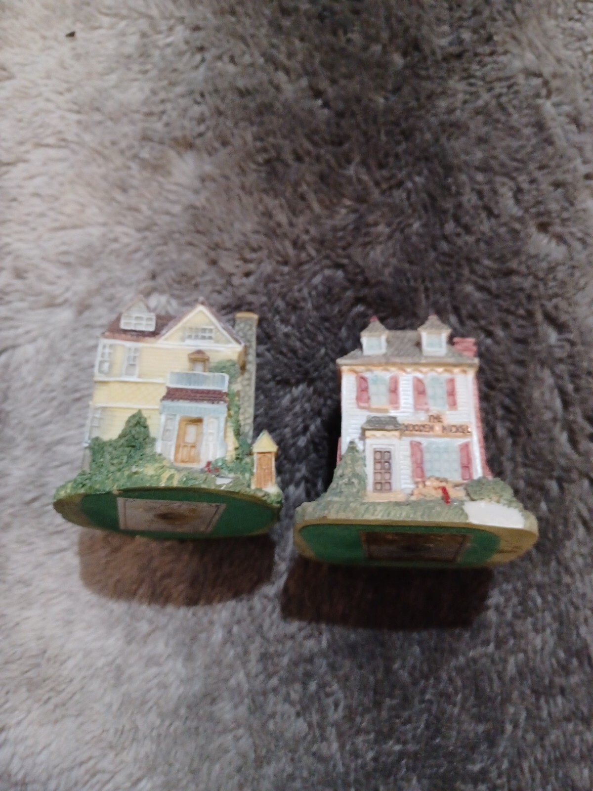 Liberty Falls THE CLARK MANSION & WOODEN NICKEL INN Americana Coll. 1994 VTG