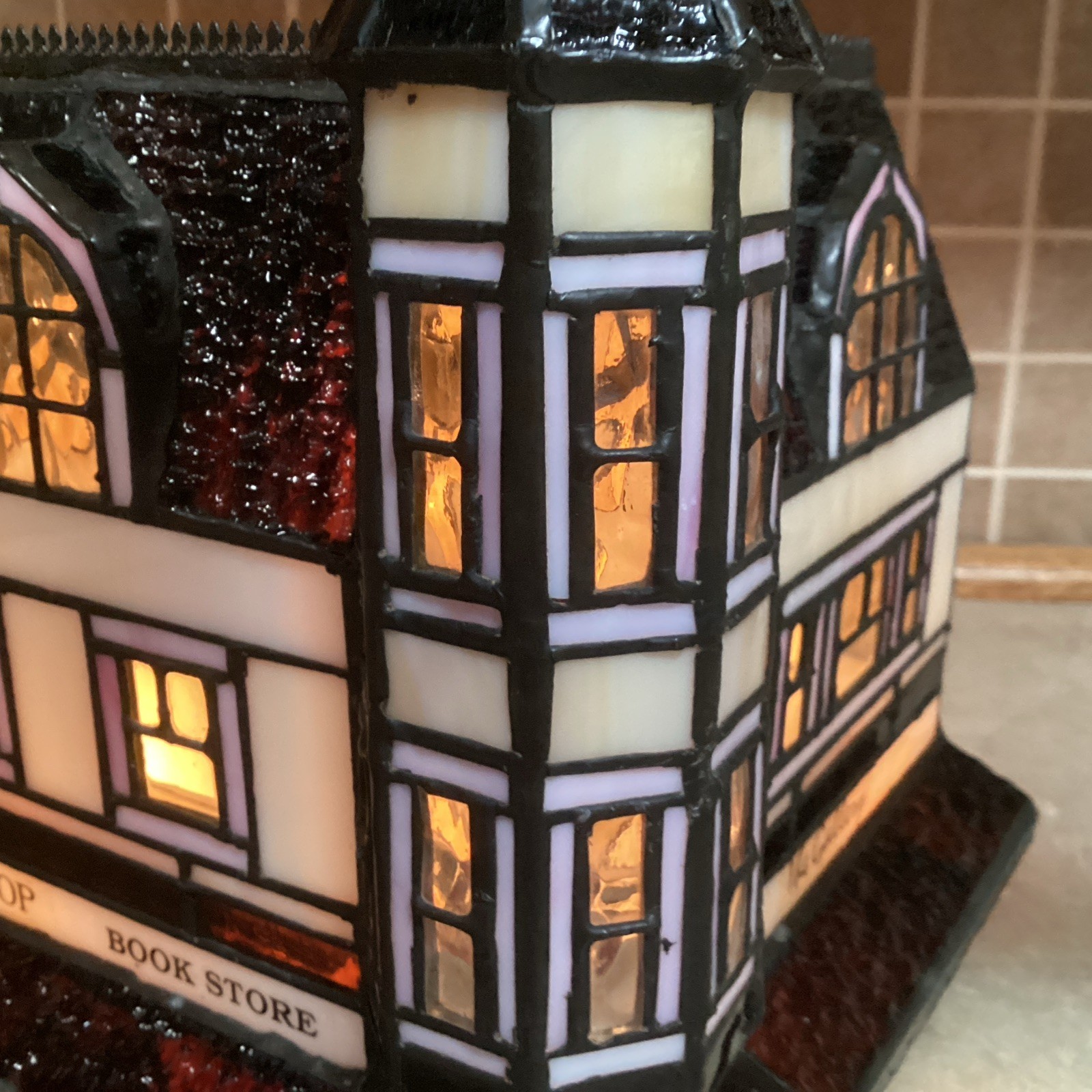 HERSHEY STAINED GLASS -Chocolate Town 1996-the Gallery – 2 Lights-RUDY BROS.