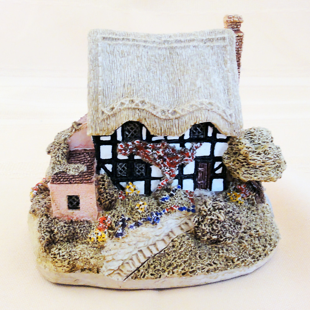 Lilliput MAGPIE COTTAGE 2.75″ Tall made in Cumbria England Never Sold