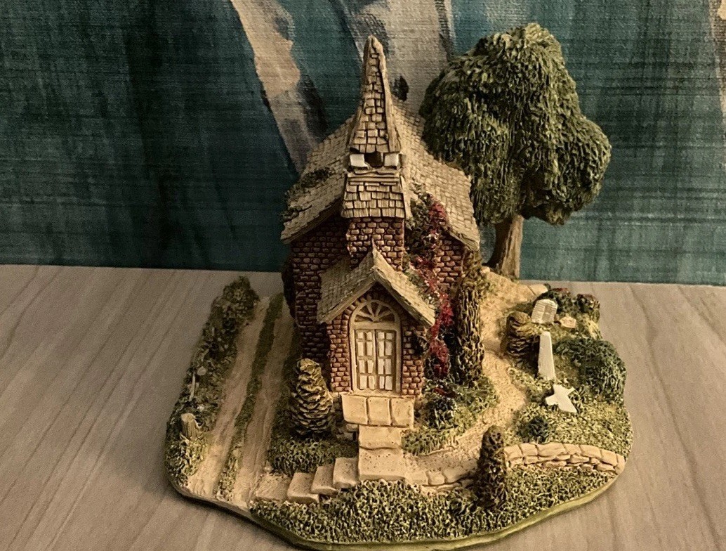 Lilliput Lane 1989 American Landmarks Collection Country Church By Ray Day