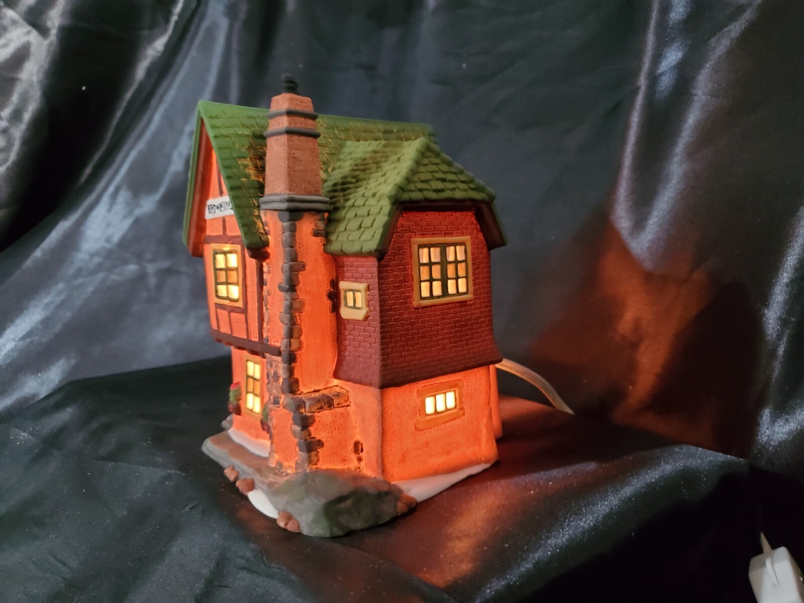 Dept 56 Dickens Village Series “Browning Cottage” 5824-6 Item#138