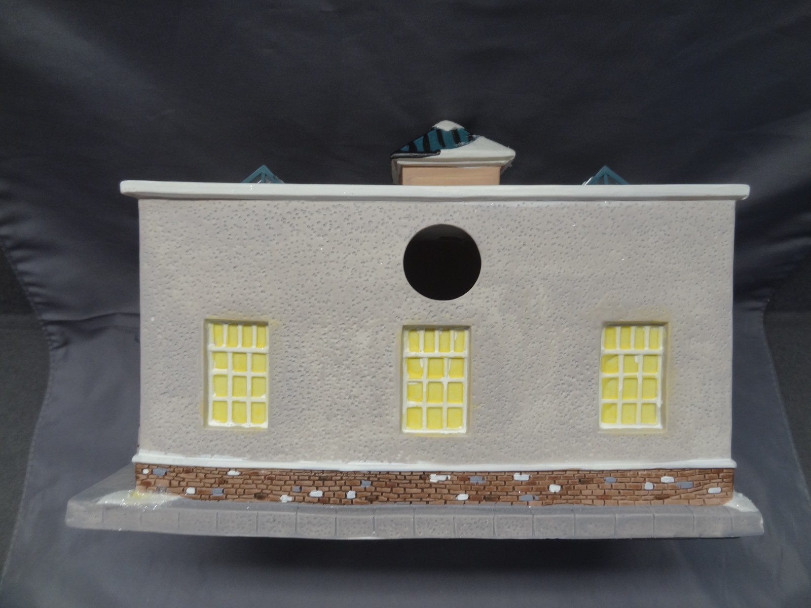 Holiday Inspirations Jo-Ann Fabrics and Craft Store Light-Up Illuminated Village