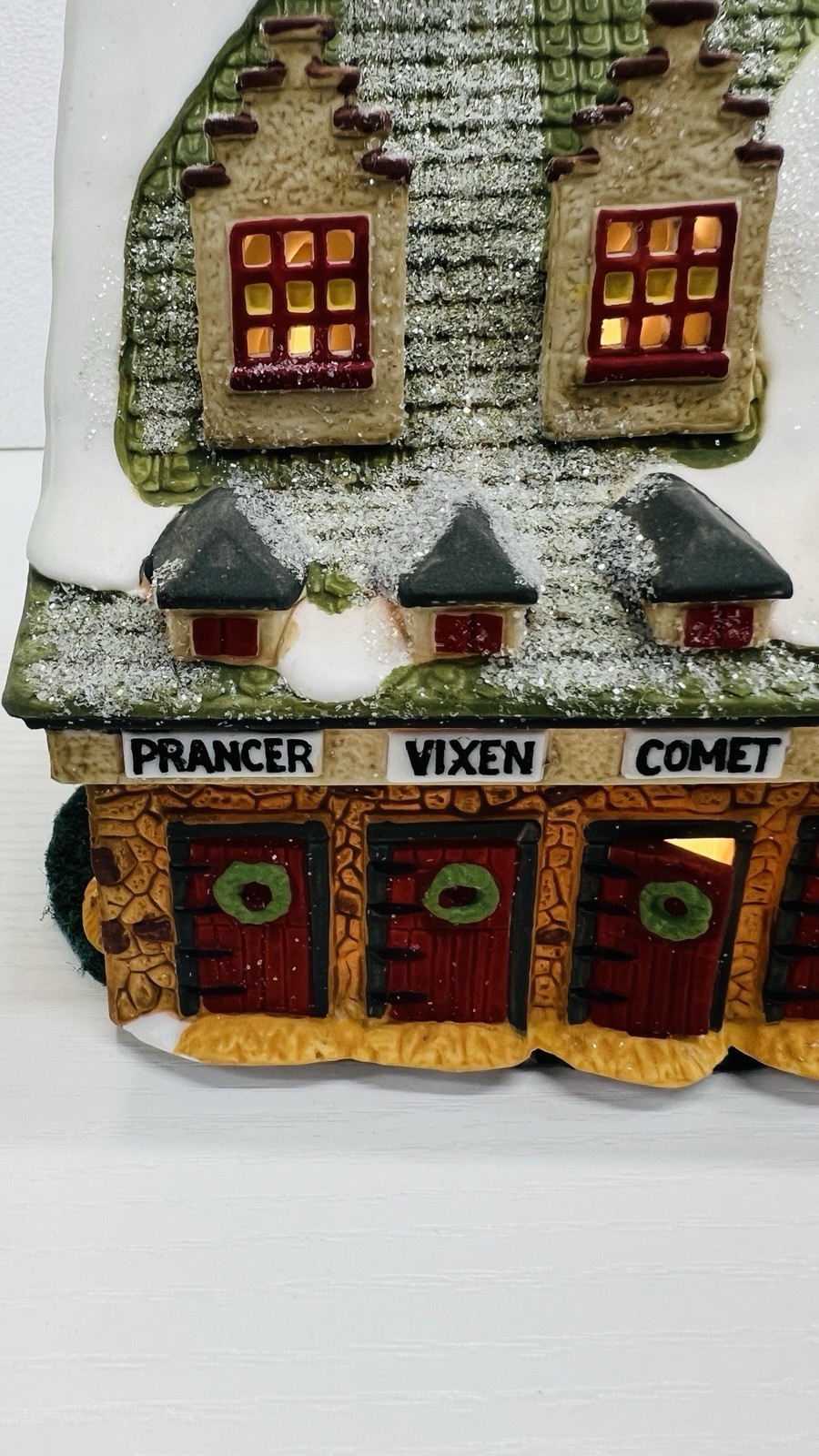 Dept 56 North Pole Series “ Reindeer Barn” Retired 1990 Excellent Condition !
