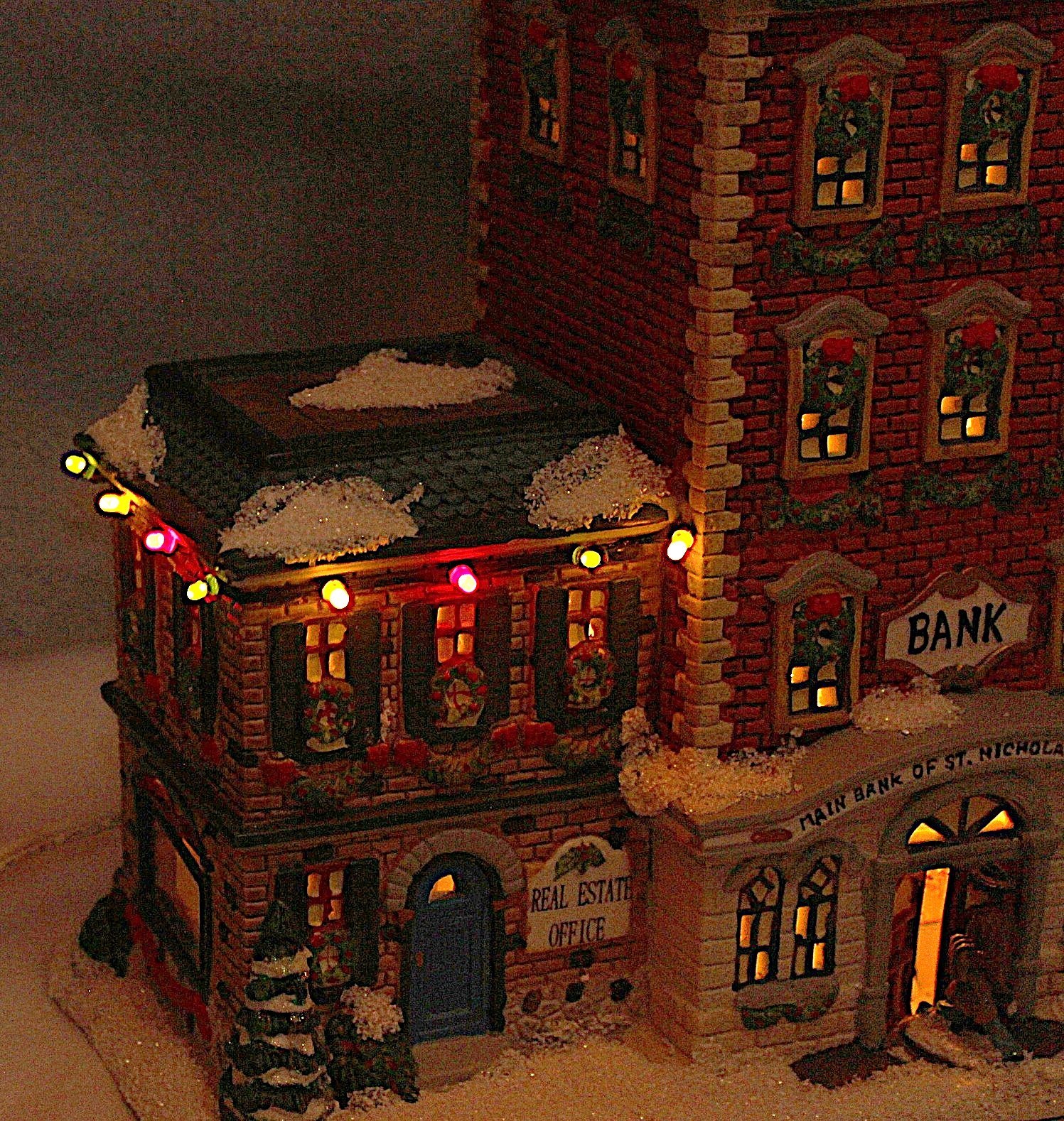 St. Nicholas Square Christmas Village Downtown Businesses Light W/ Box MINT Cond