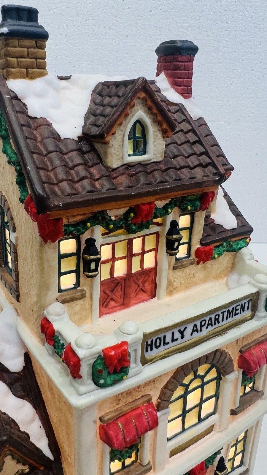 Copperfield Keepsake “ Holly Apartment ” Porcelain Lighted House Excellent !
