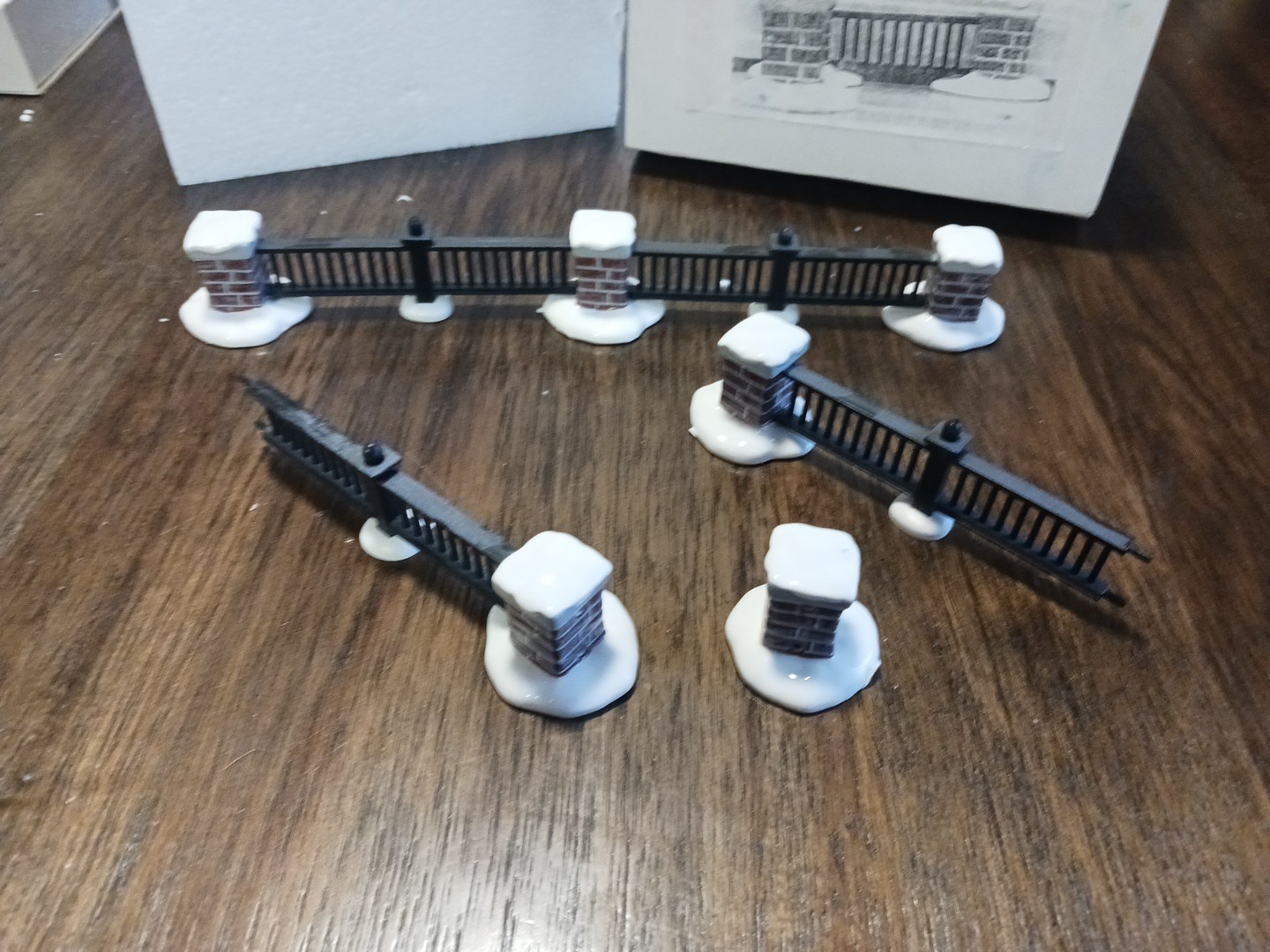 Deptartment 56 Village Accessories Village Straight Fence Set 6 Brick 800021