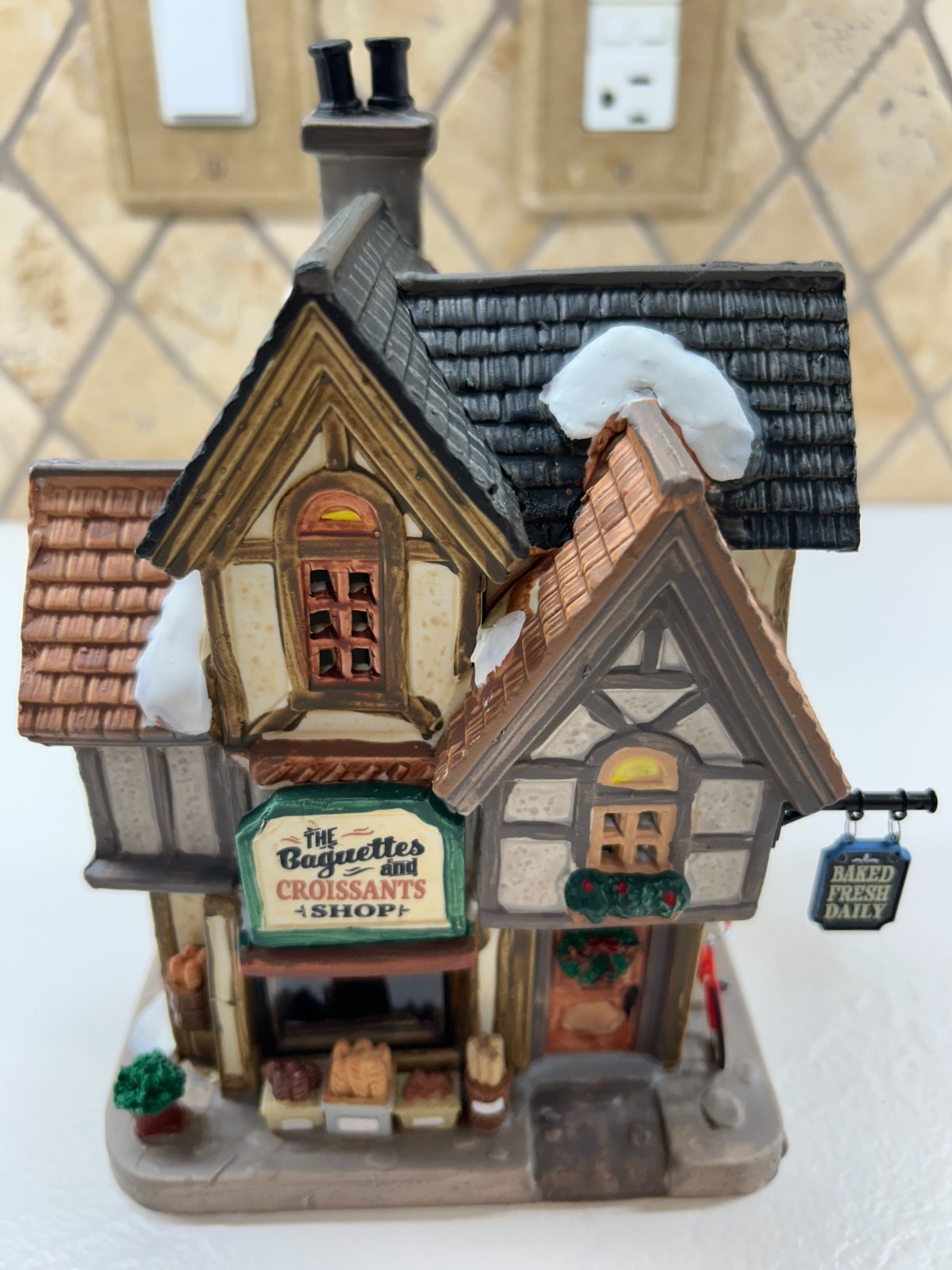 LEMAX 2018 THE BAGUETTES & CROISSANTS SHOP ORIGINAL PACKAGING & BOX NO LIGHTS