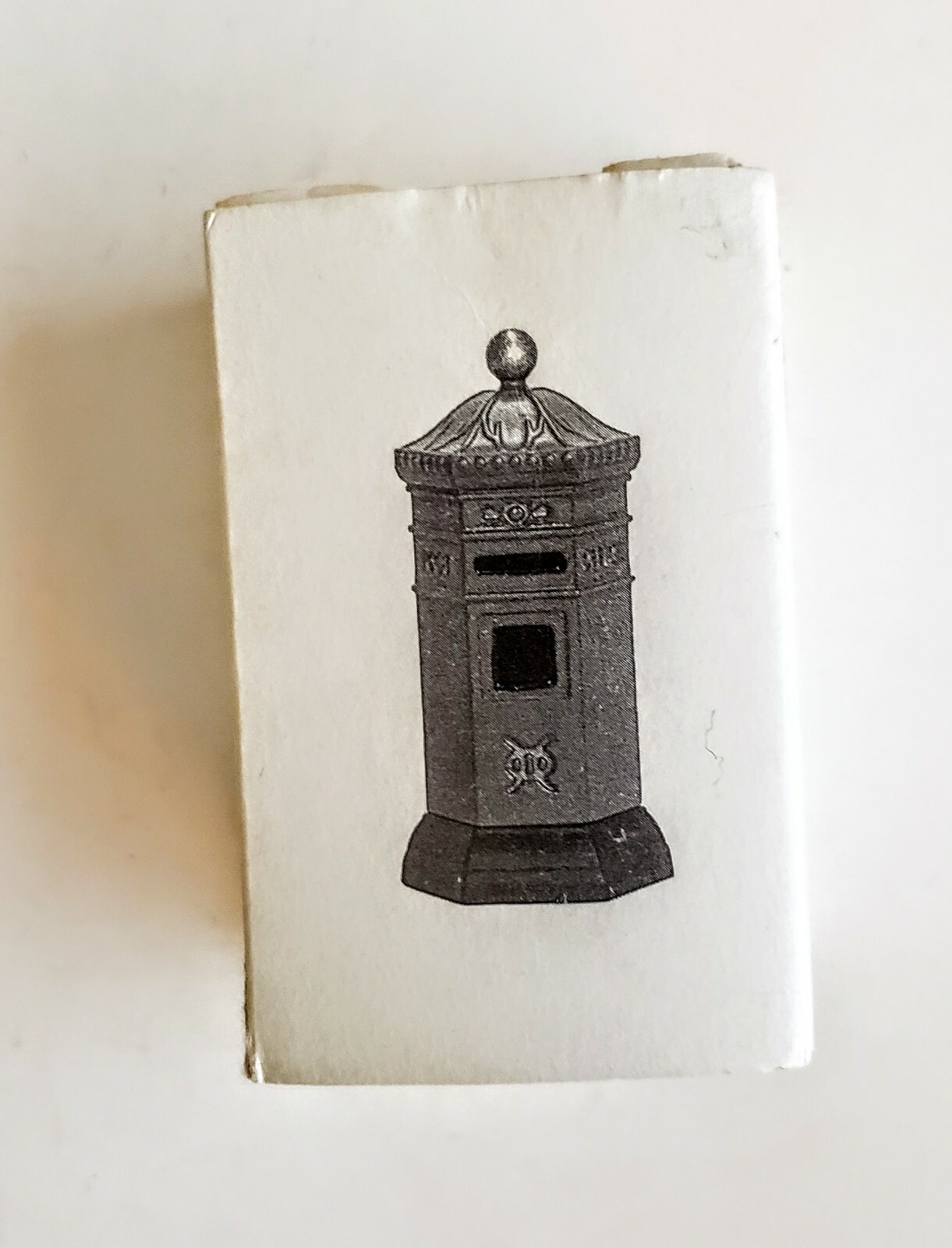 DEPARTMENT 56 ENGLISH POST BOX