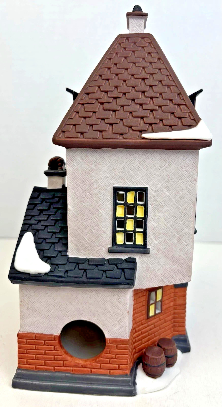 Department 56 Christmas In The City – Potter’s Tea Seller #58807