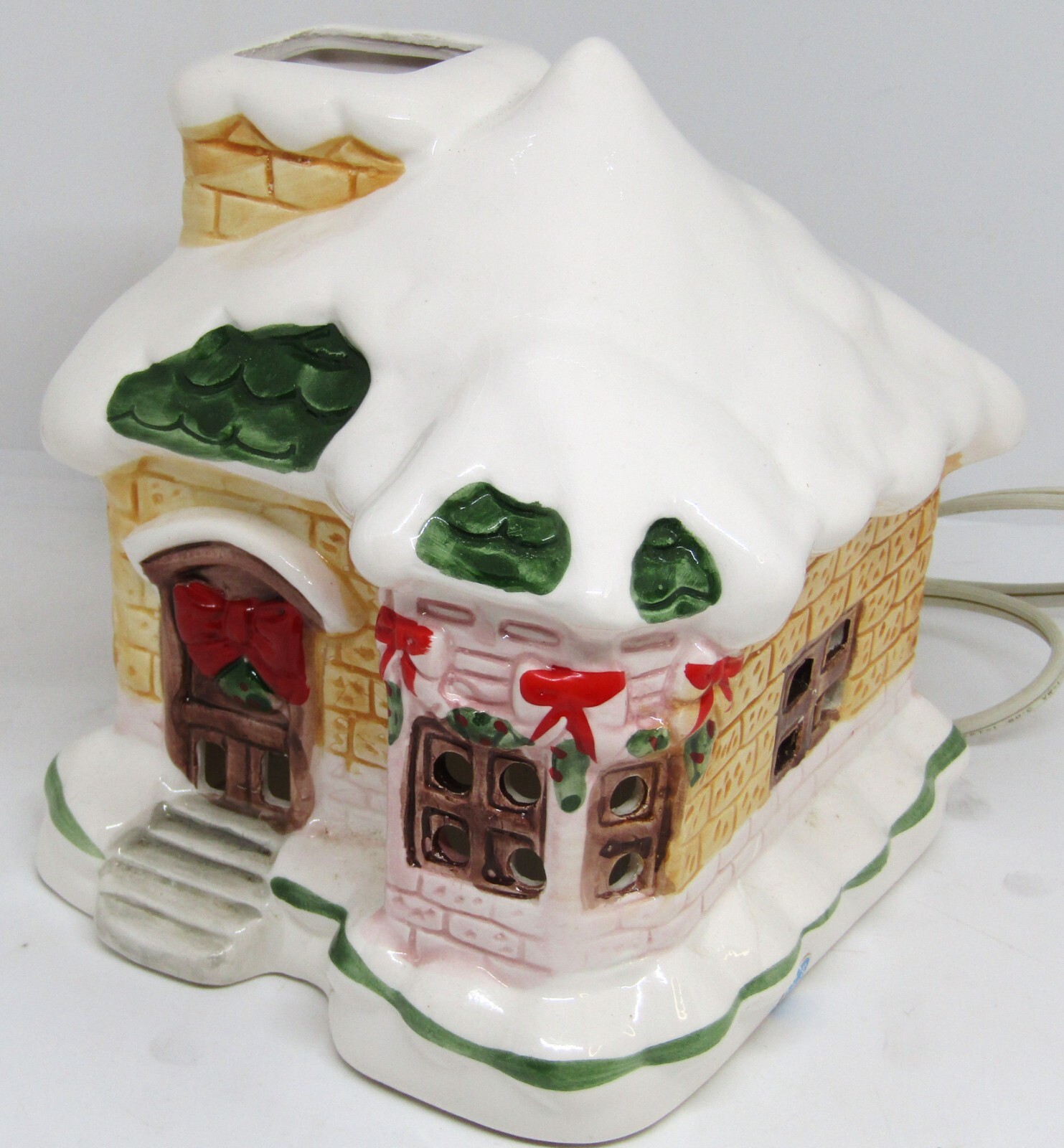 Vintage Lighted Ceramic Christmas Village Cottage Pink Nightlight ONI Taiwan