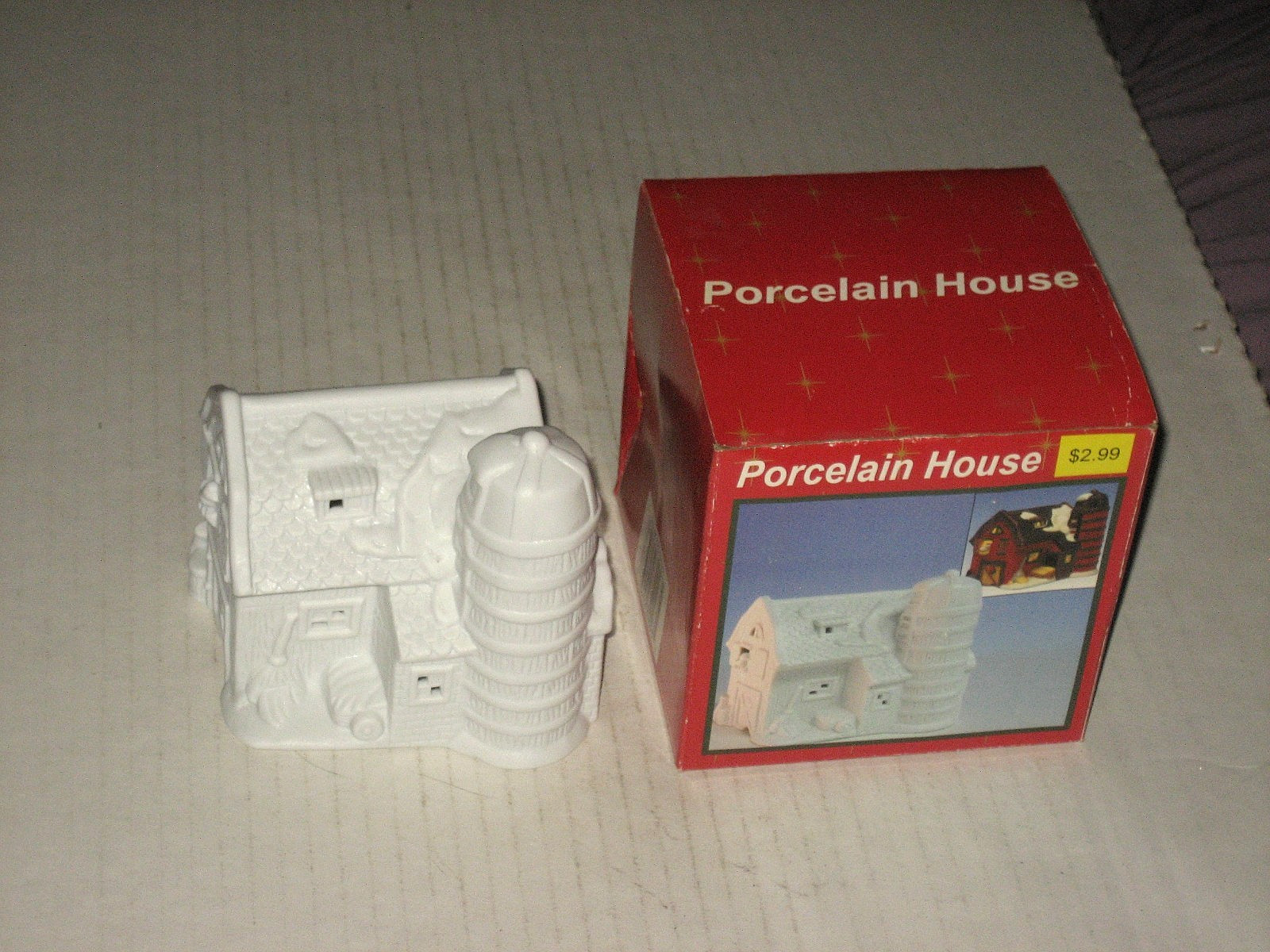 PORCELIN HOUSE/BARN/UNPAINTED/NOS nice SEE PICS