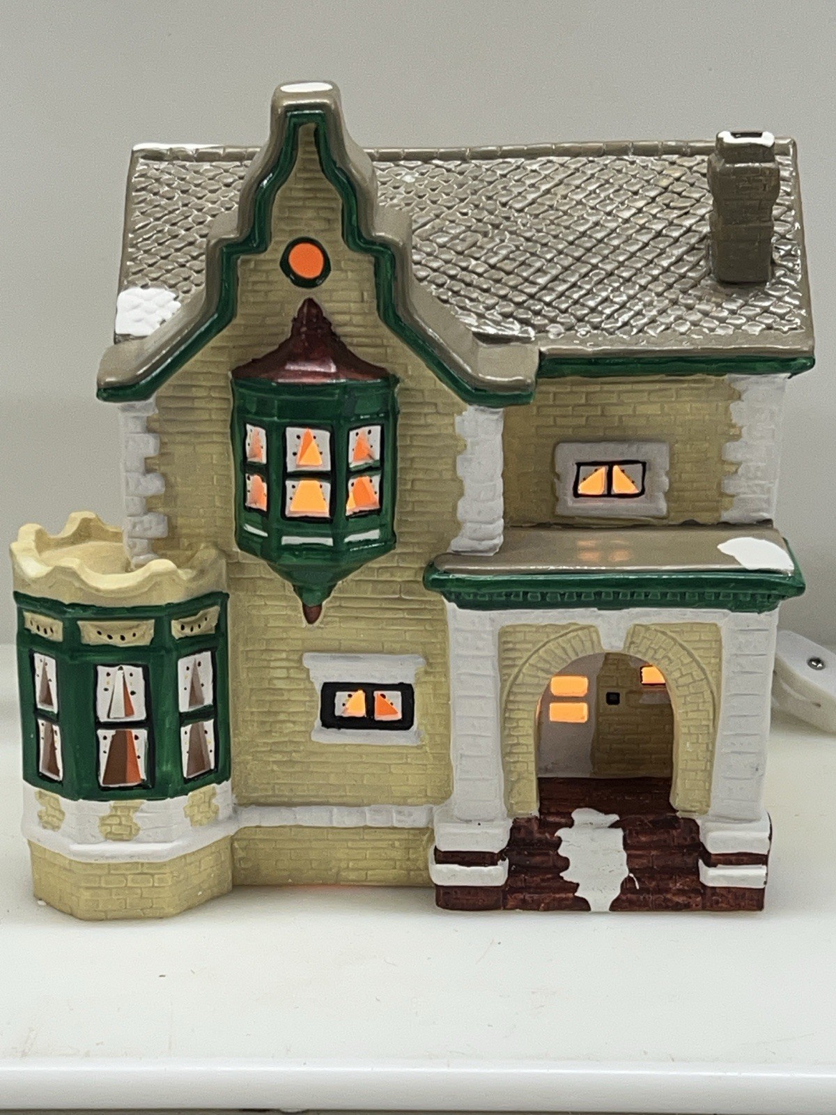 Yuletide Snow Hamlet Vintage 1989 # 740 Mint Cake Lighted House