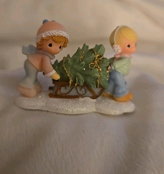 Hawthorne Village Precious Moments Miniature Bringing Home the Tree Christmas