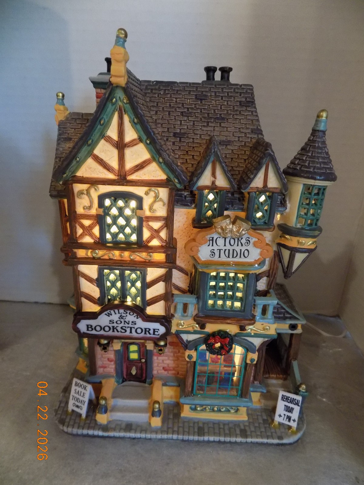 Lemax Caddington Village Wilson & Sons Bookstore/Actors’ Studio 2005 – EC