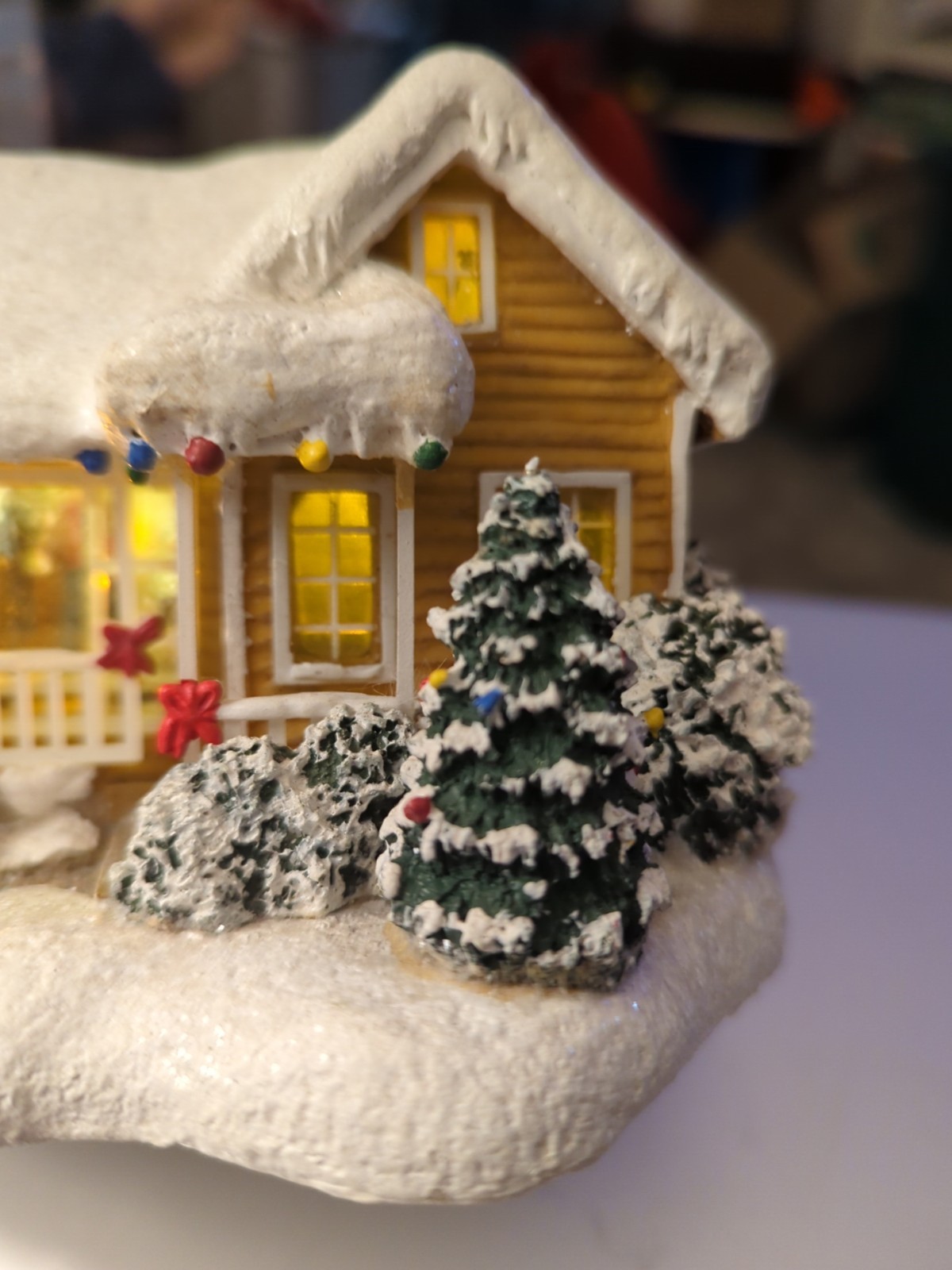 Teleflora Thomas Kinkade Childhood Home Light-Up Christmas House Flickering