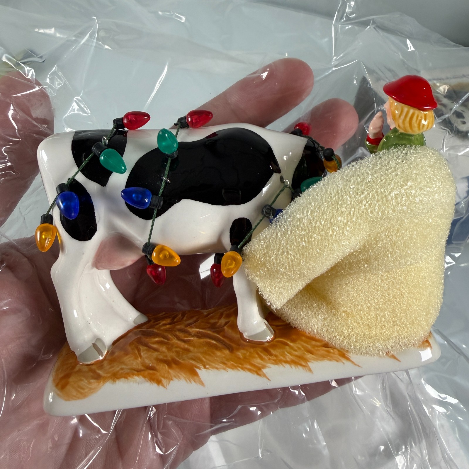 Department 56 – Original Snow Village – Decorating Elsie for Christmas (55412)