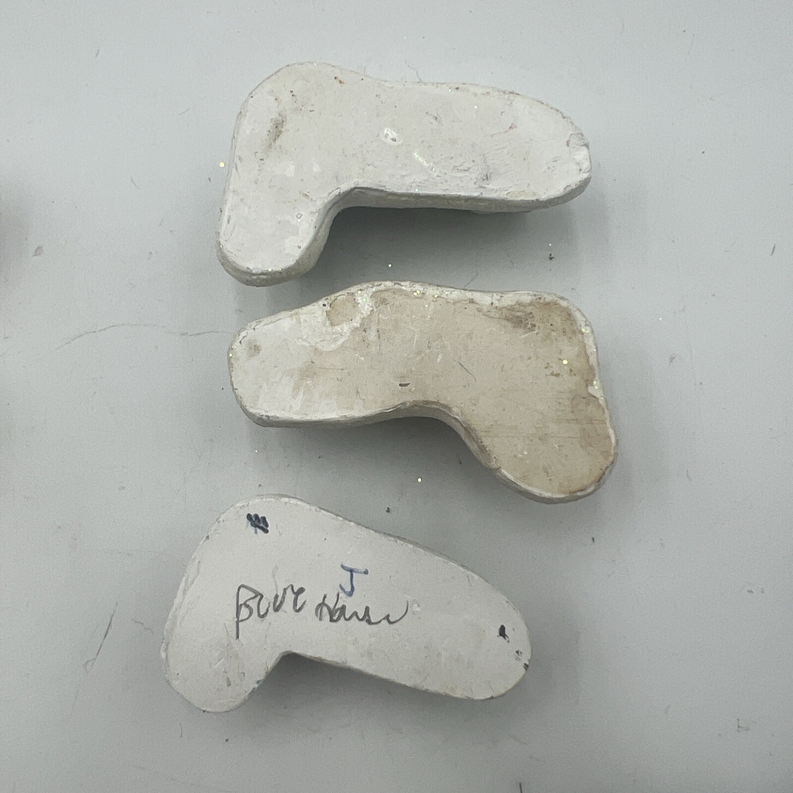 COBBLESTONE CORNERS MINIATURES 3 PIECE SET + 6 UNKNOWN PIECES – LOT OF 9 PIECES