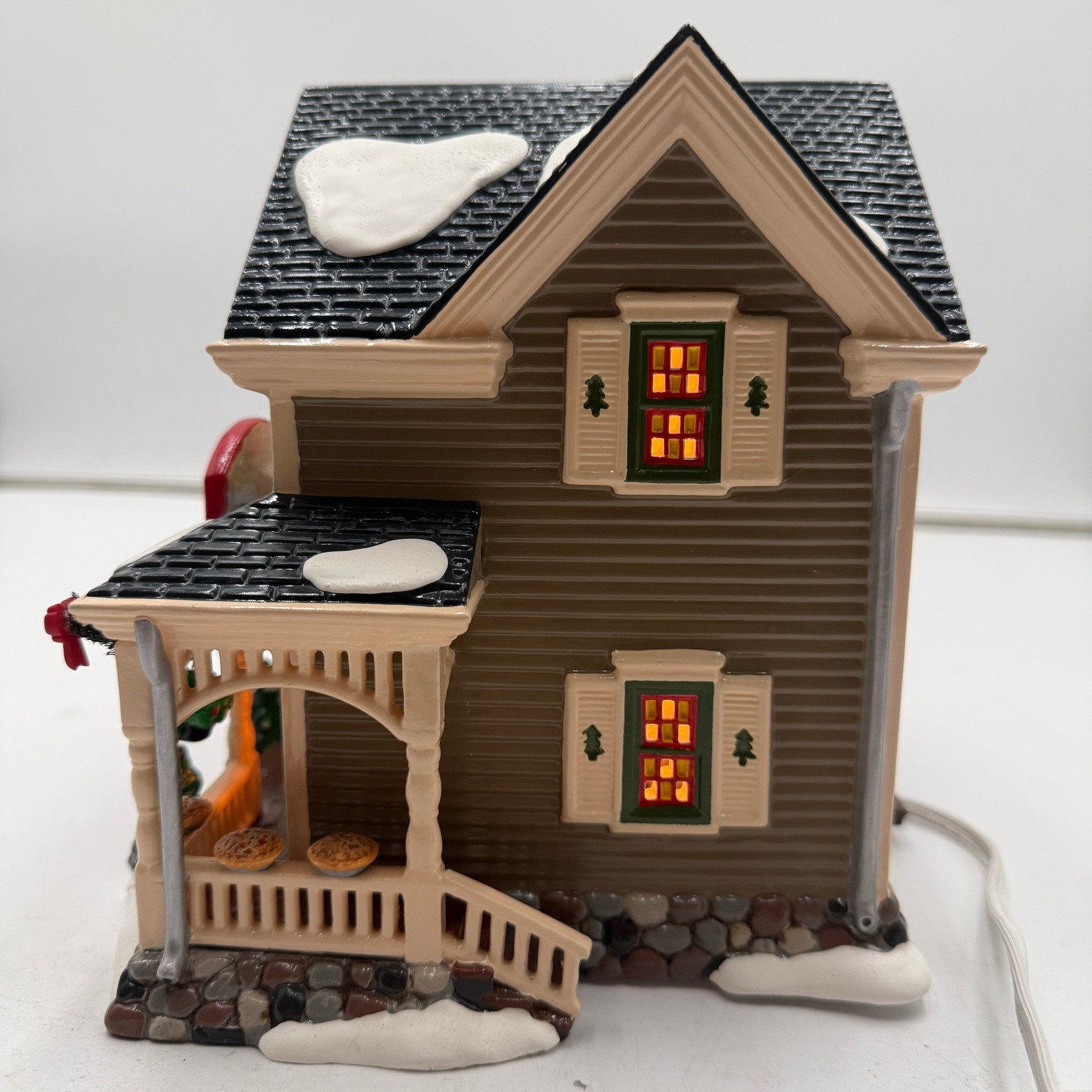 Department 56 Snow Village Country Quilts and Pies Shop Brown Christmas House