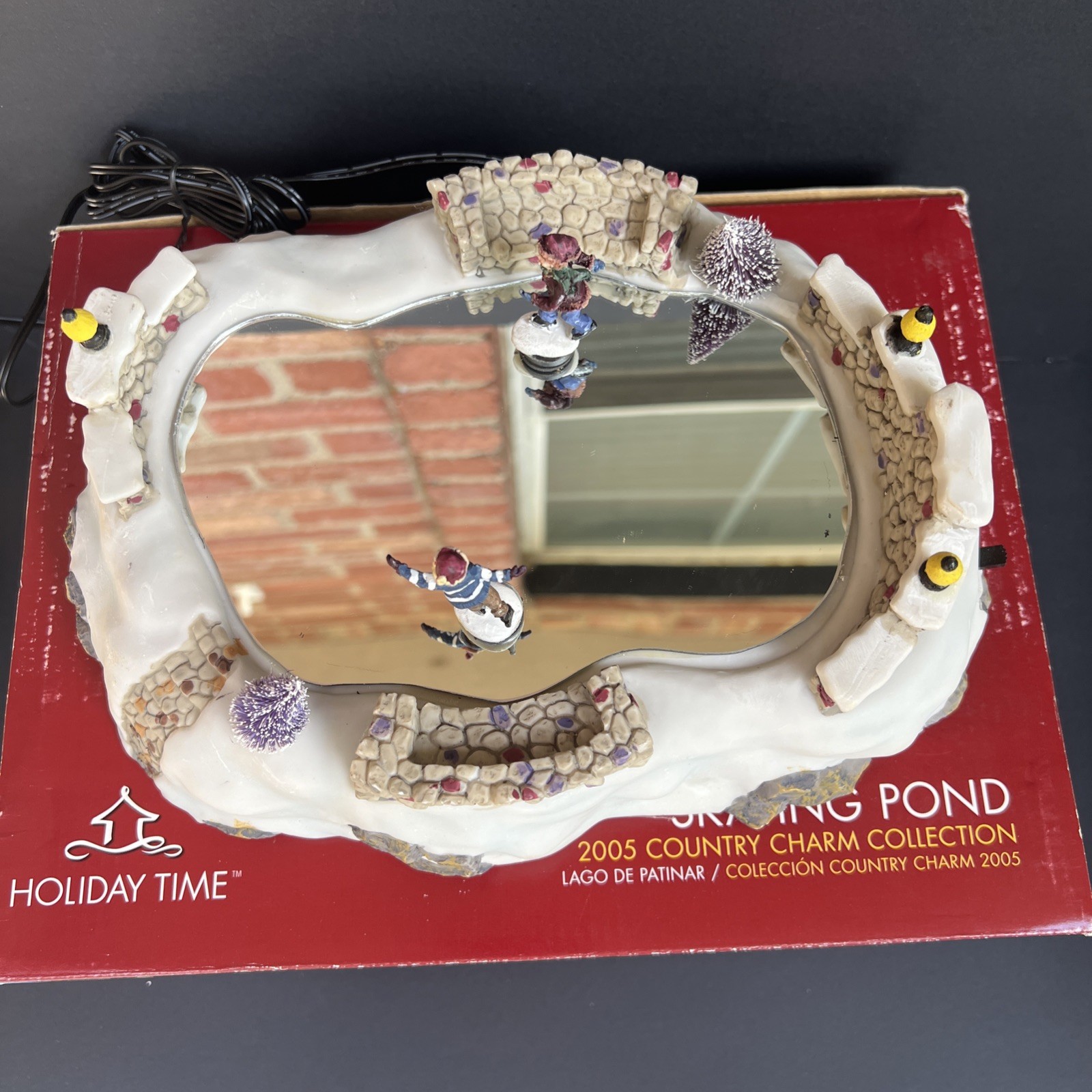 VTG Holiday Time Skating Pond Christmas 2005 Country Charm Collection W/ Box