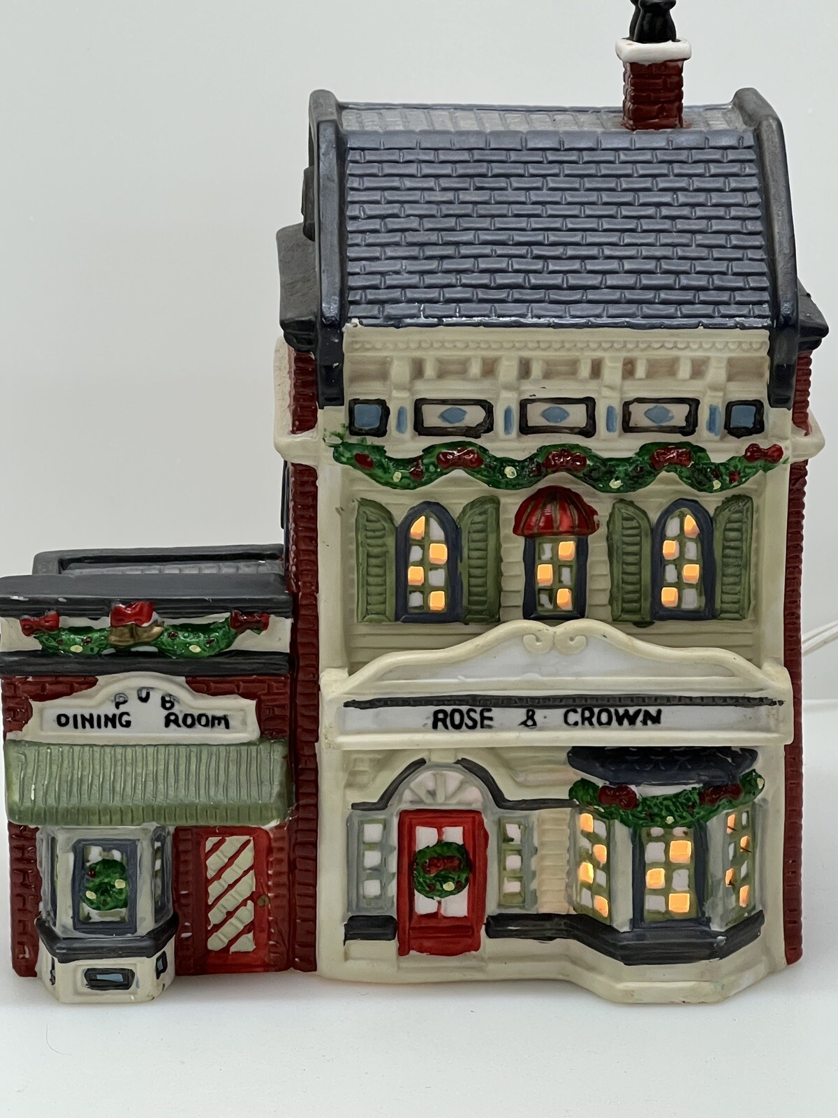Dickens Keepsake Rose & Crown O’Well Novelty Lighted House W/ Light 1994