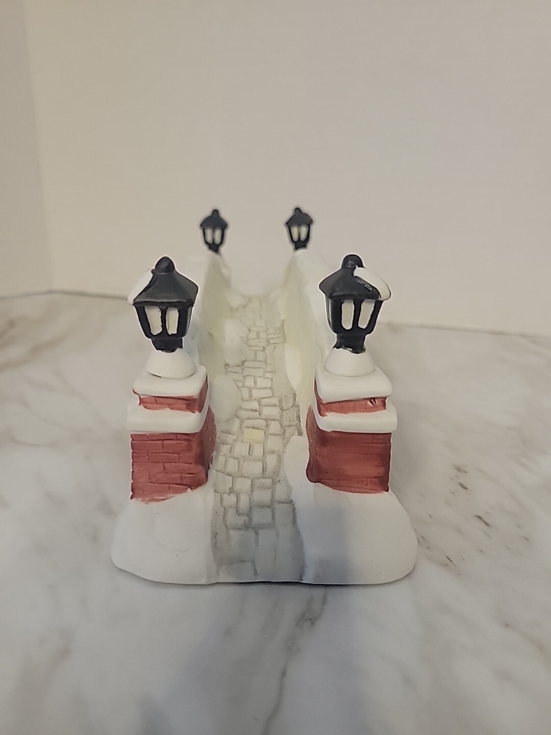 1990 Dickensville Christmas Village Collectables 8″ Porcelain Bridge Taiwan