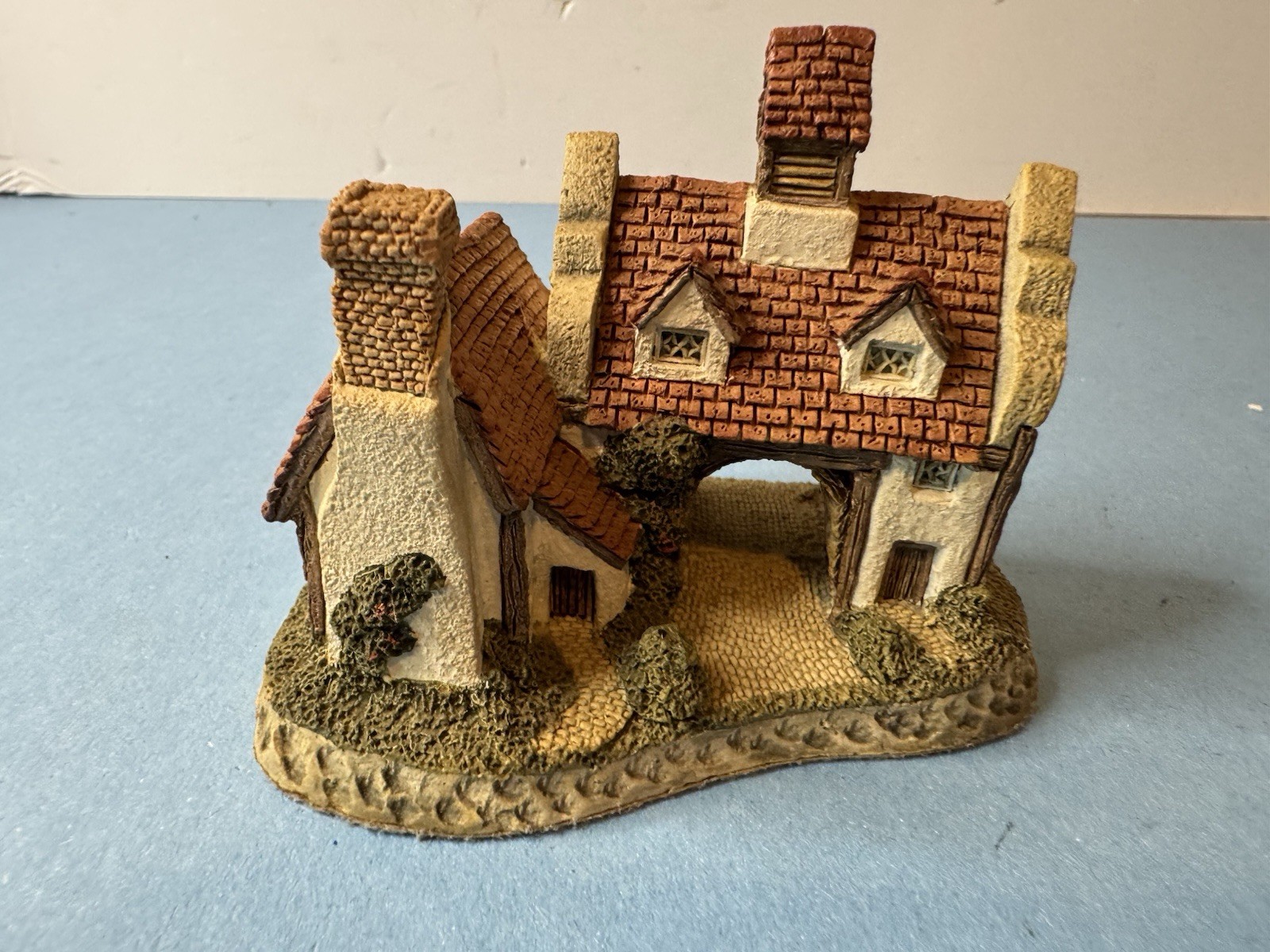 David Winter Cottage “The Schoolhouse” 1985