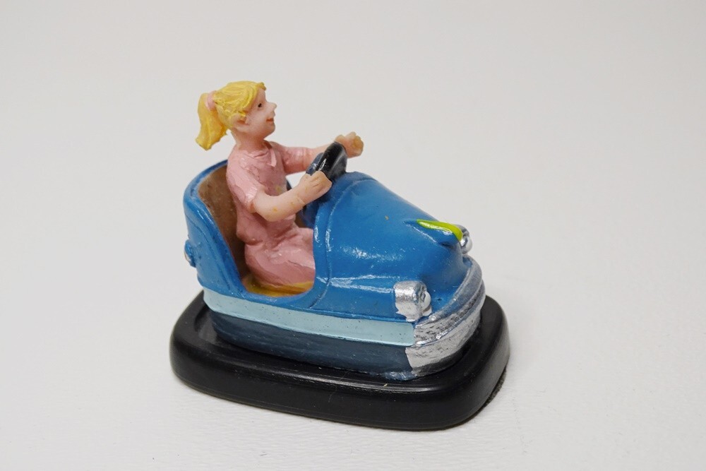 LEMAX Village Carnival Circus CRAZY CARS Blue Bumper CAR & Sister Figure 2006