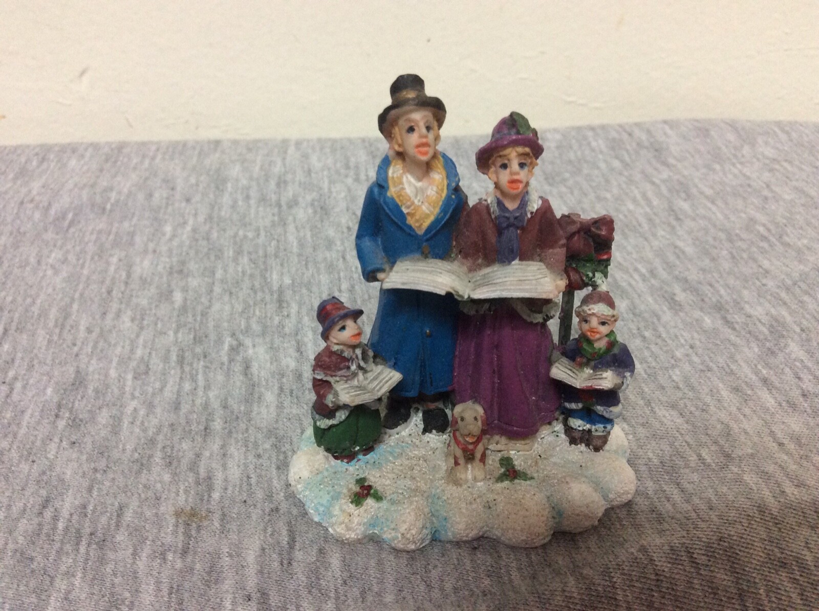 Santa’s Workshop Accessories Caroling Family Figure