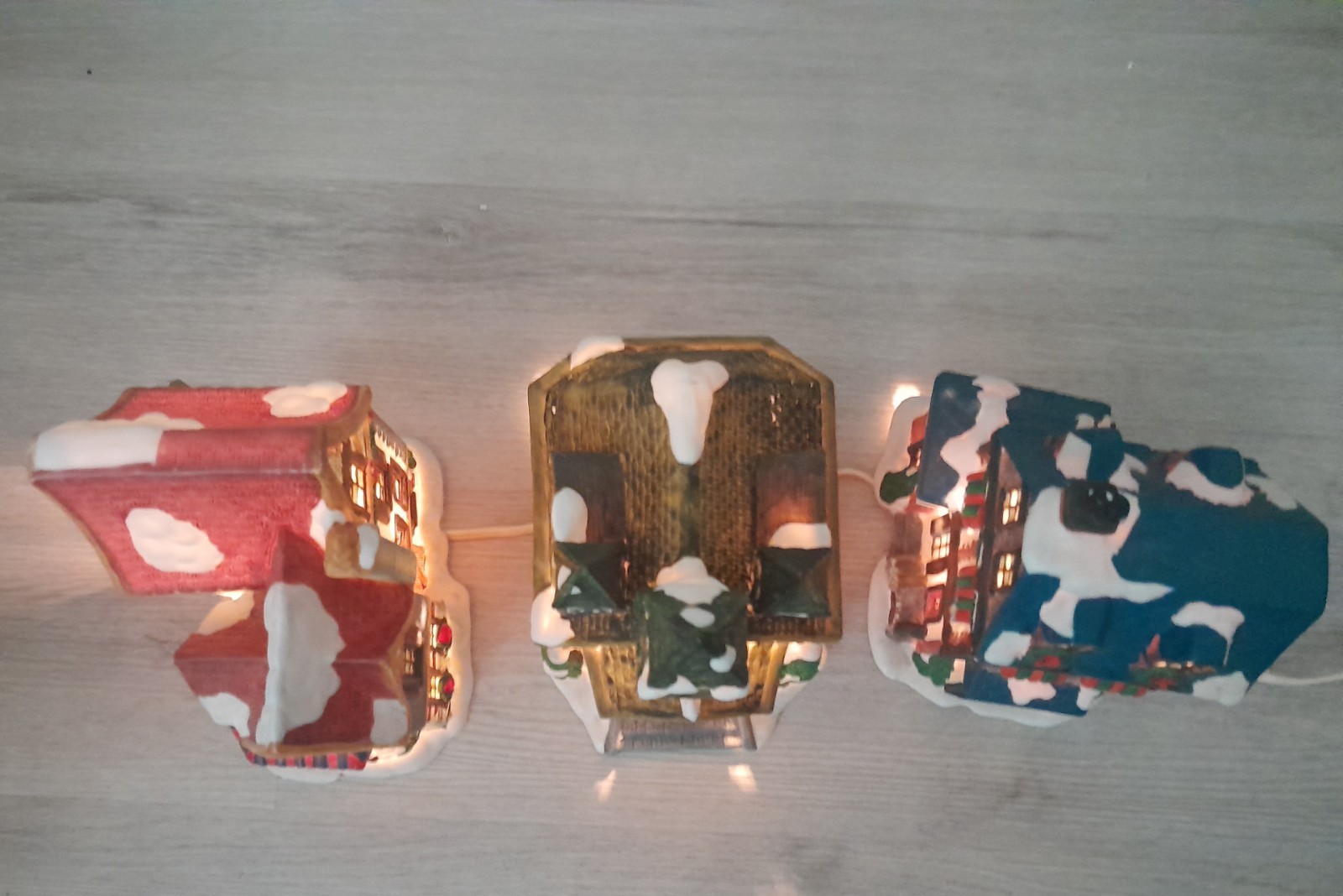 1998 Three-Piece Vintage Village Lighted House Set