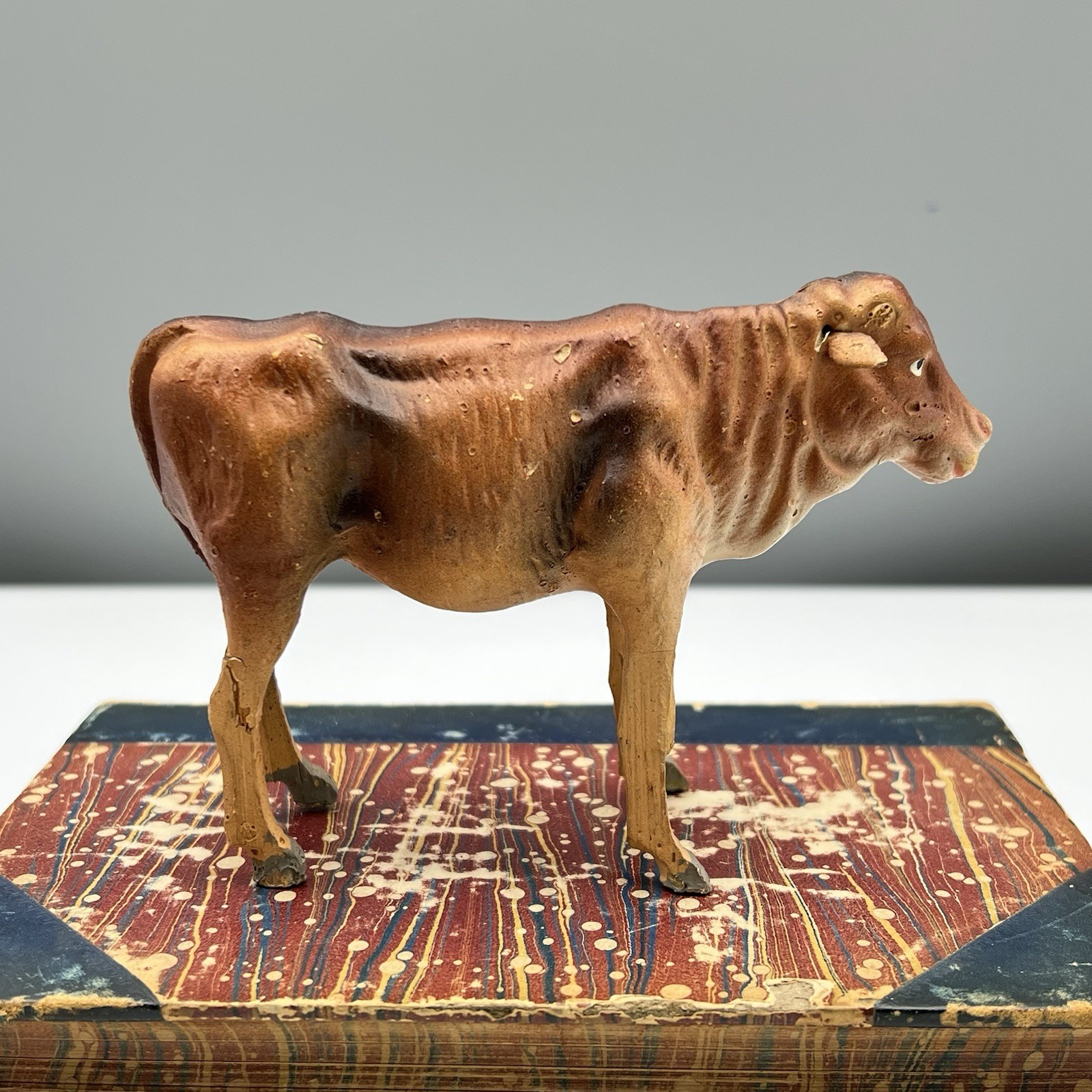 Pre-War NATIVITY COW 3.75″ Germany CHRISTMAS VILLAGE Stick Leg Composite PUTZ