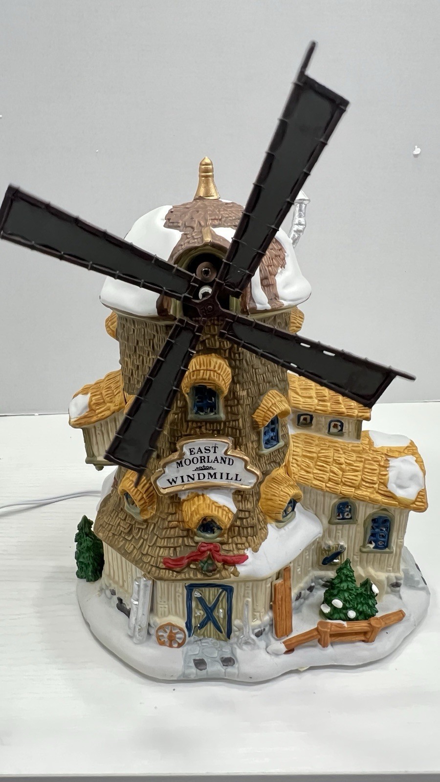 Lemax Harvest Crossing “East Moorland Windmill” 25682 Retired 2002 Brand NEW !