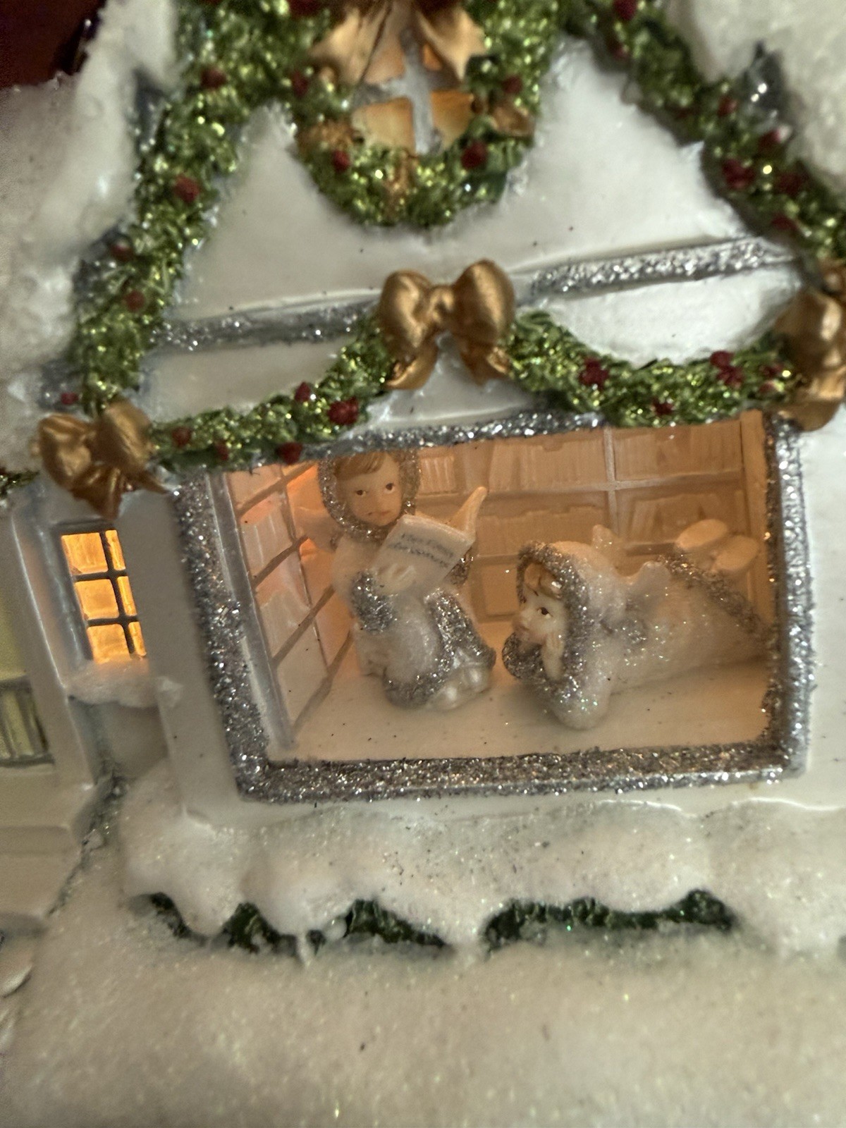 2005 Hawthorne Christmas Snow Angels Holiday Village Reflections Book Store NICE