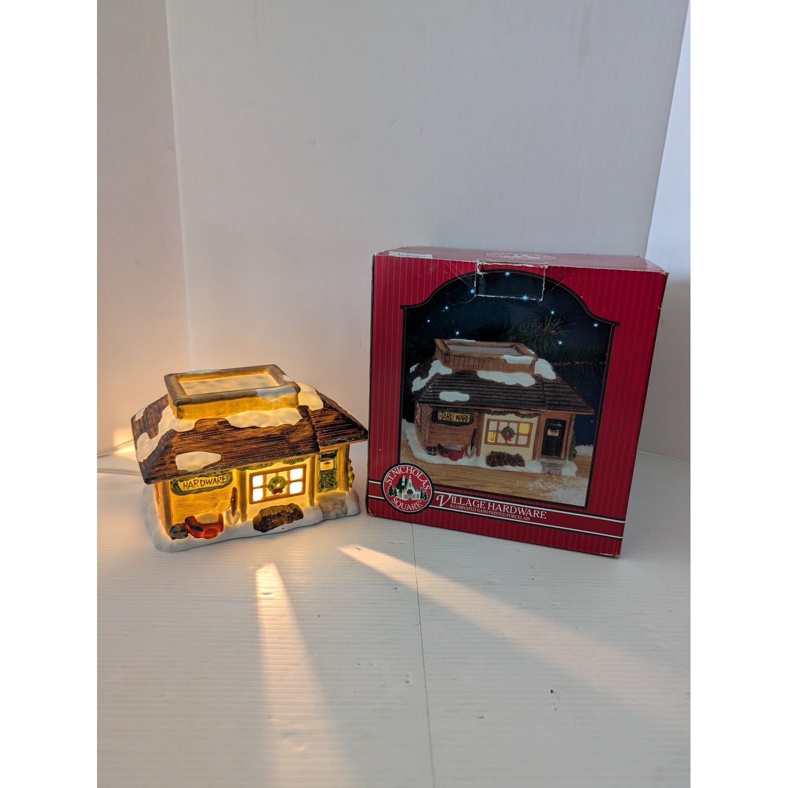 St. Nicholas Square Village Hardware Illuminated Hand Painted Porcelain TESTED