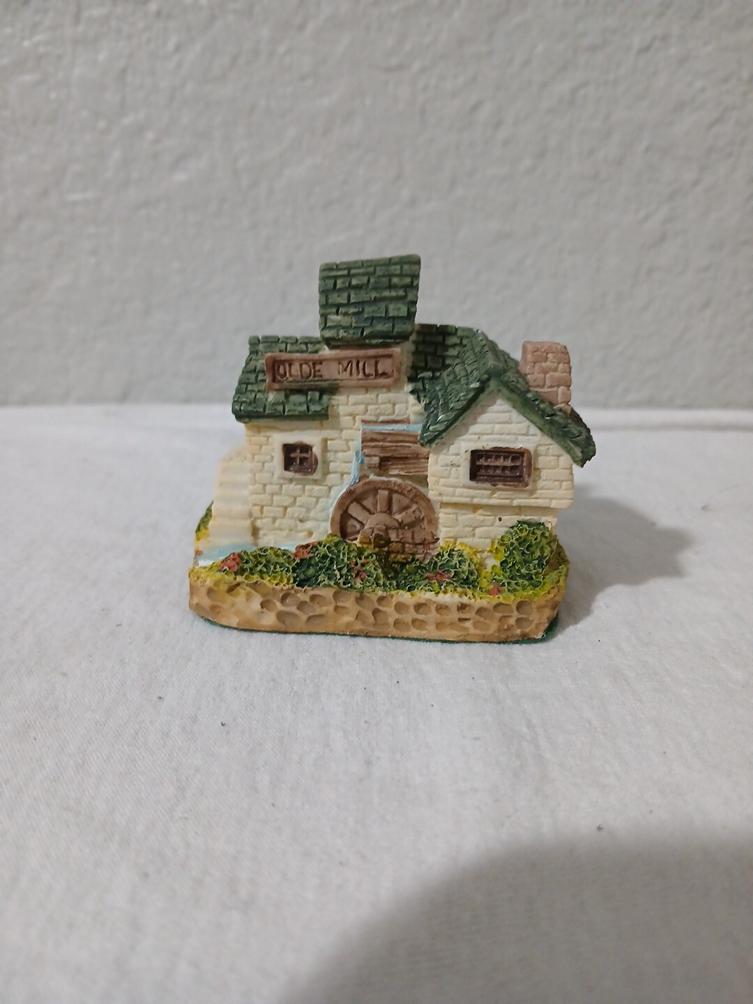 International Resourcing Services Mini Village Houses Lot of 5 Houses Vtg 1993