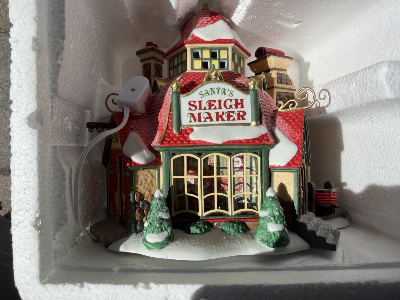 Department 56 NORTH POLE SERIES Santa’s Sleigh Maker #56950 *READ
