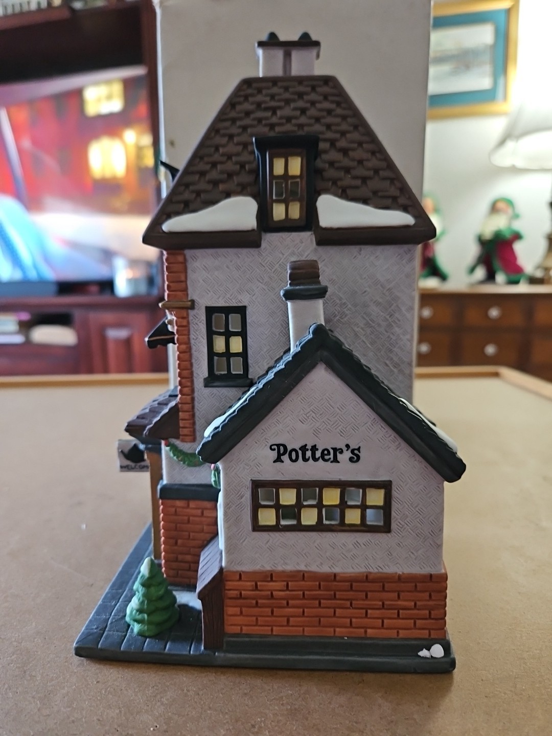 Dept 56 Heritage Village Christmas in The City Series “Potters Tea Seller” 58807